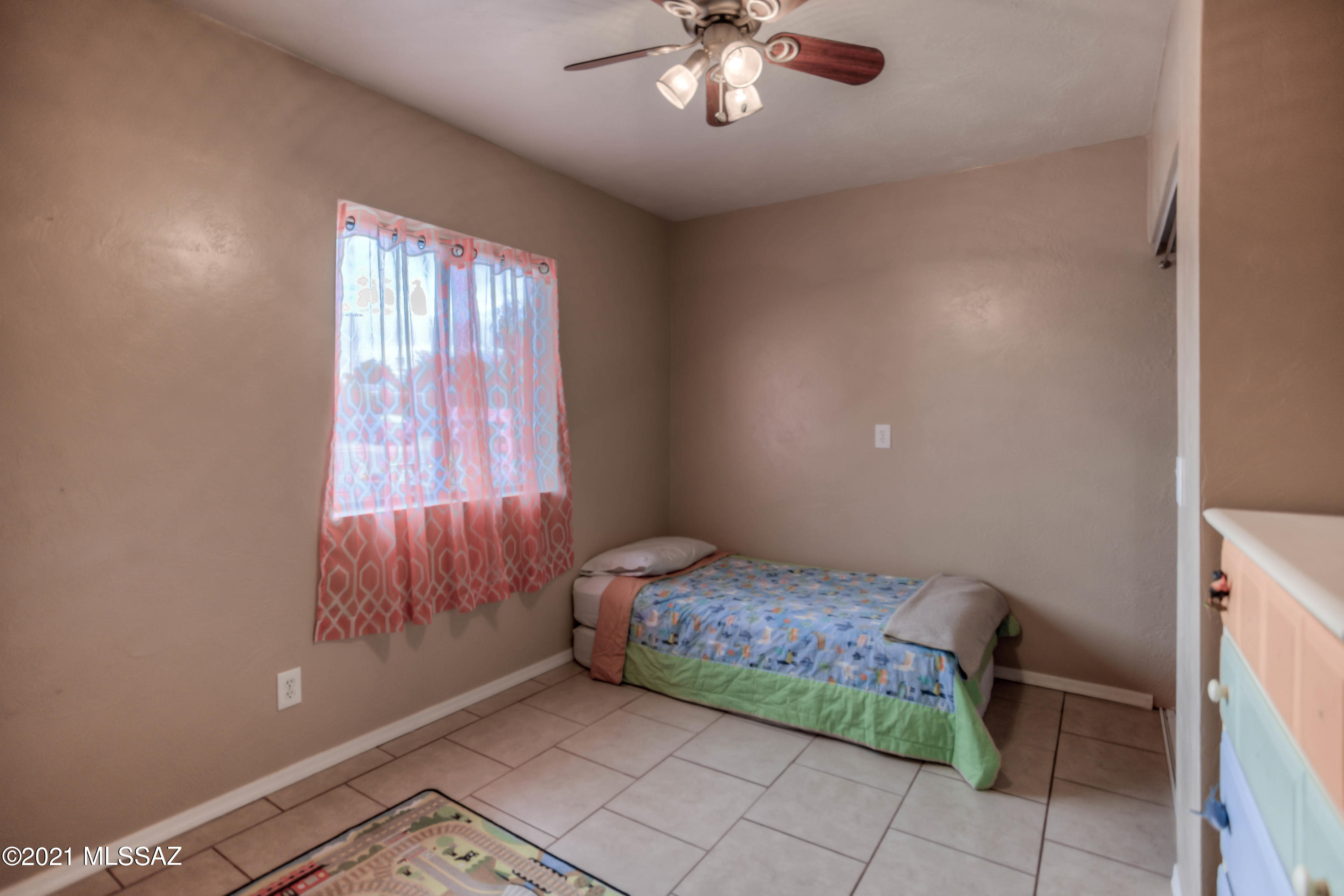 Country Club Manor - Residential