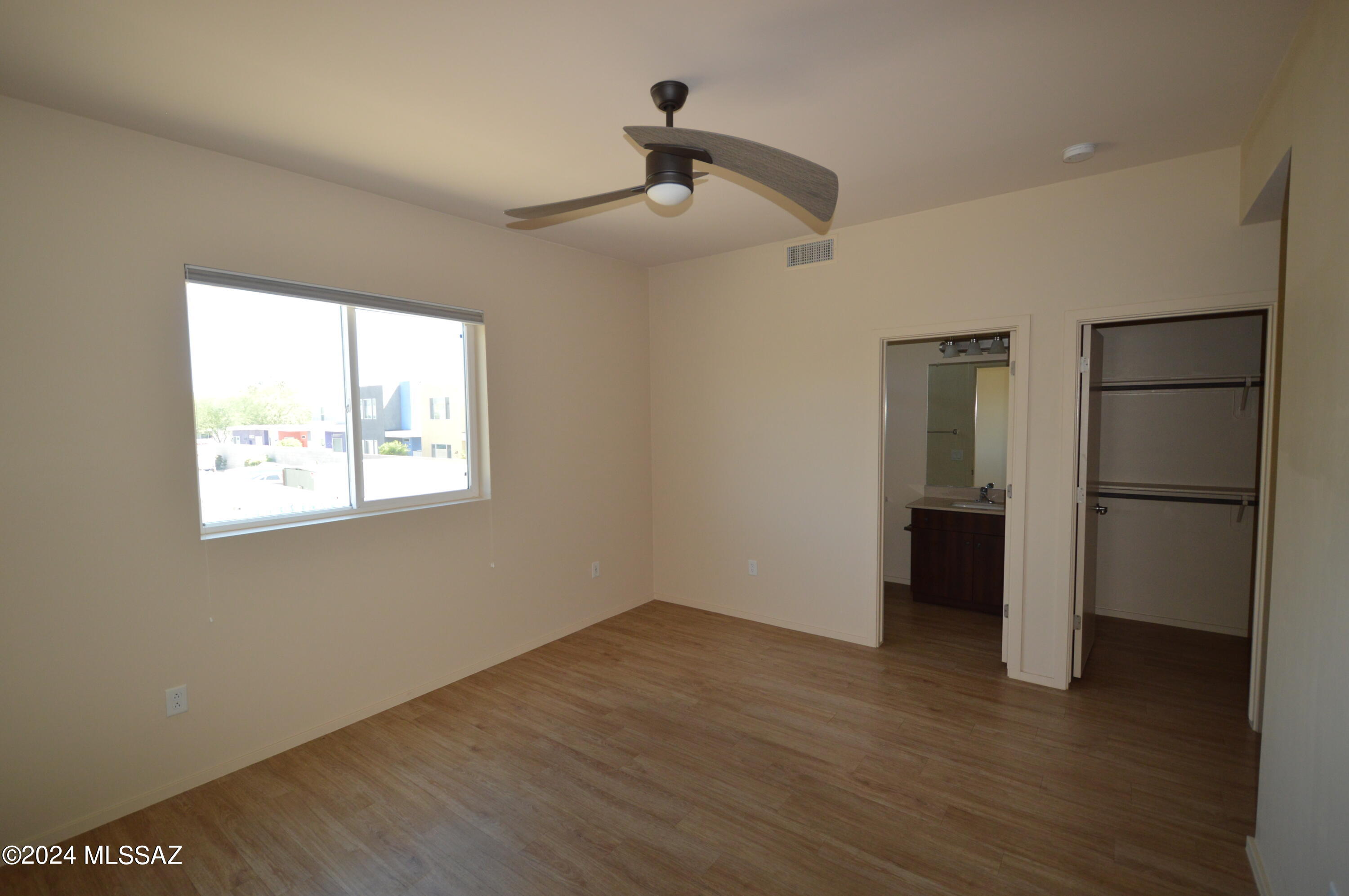 Park Modern SQ20171350679 - Residential Lease