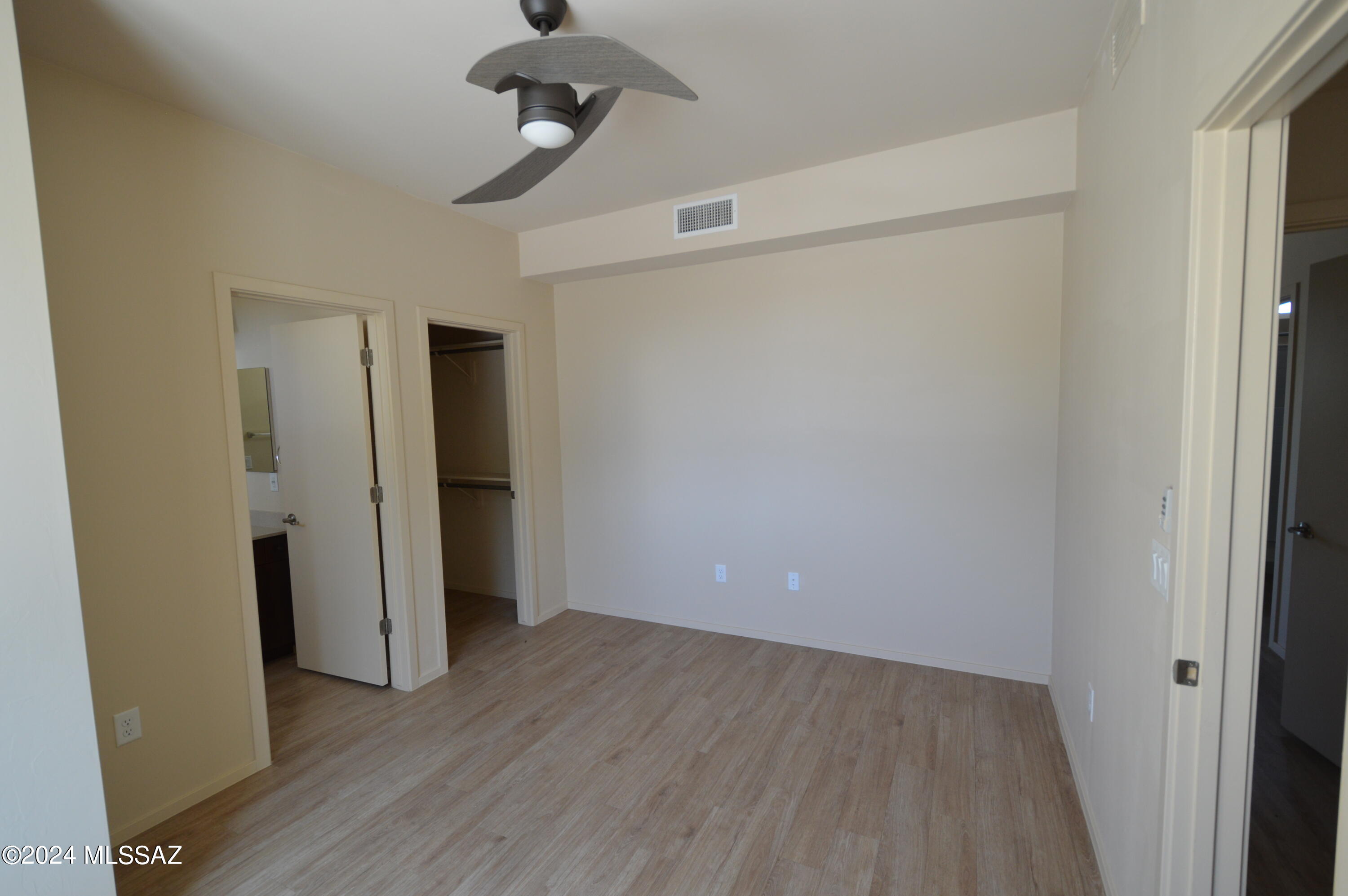 Park Modern SQ20171350679 - Residential Lease