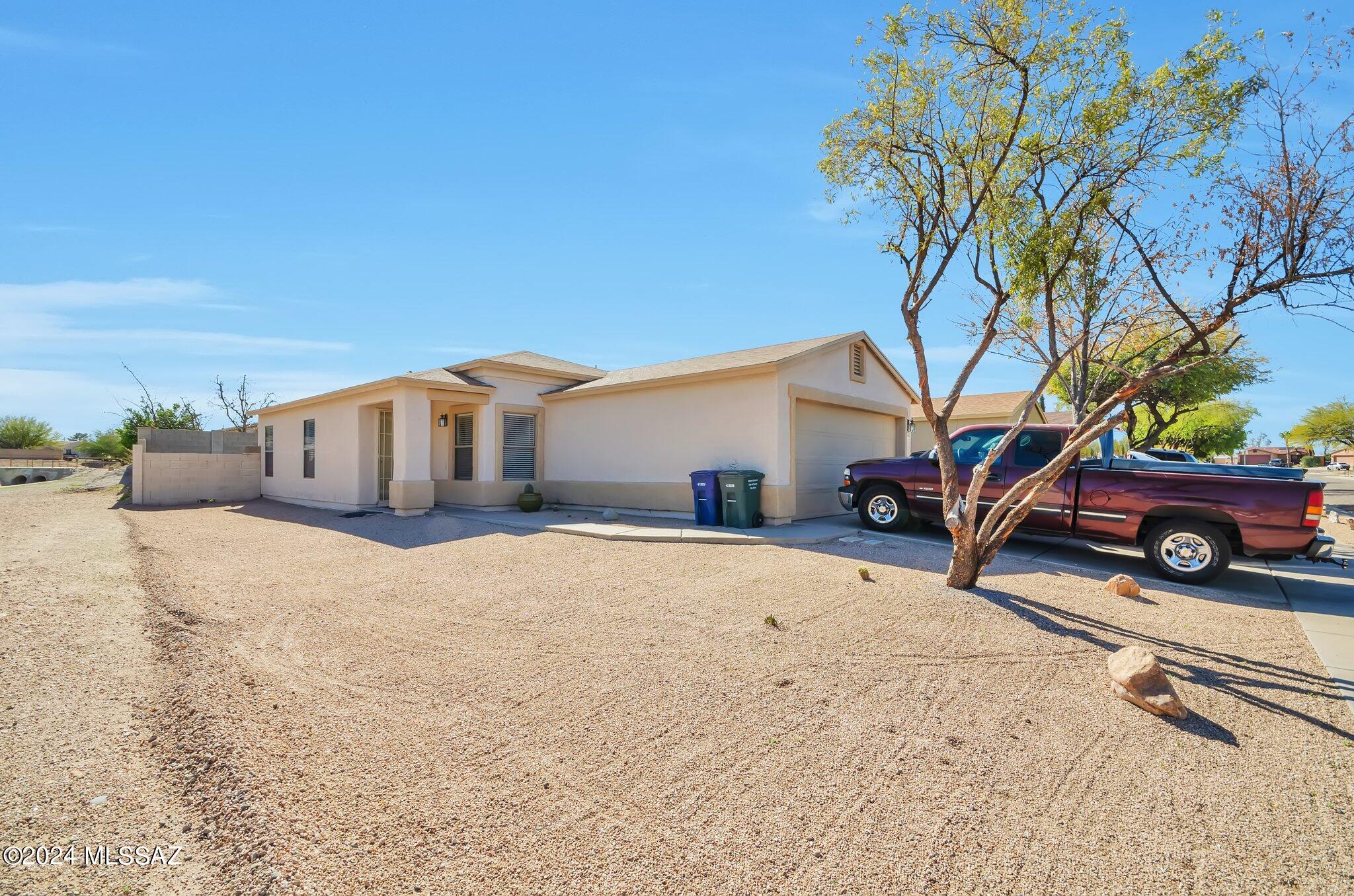 Charming 2 bedroom, 1 bath home located on the Southeast side of town. This home offers  2 car attached garage, eat in kitchen area and large yard. Tenant lease through 10/31/2024.
