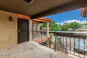 Welcome home to this charming condo in the Monaco Community! Conveniently located near restaurants, golf course & more! Come inside the Spacious living room to discover the plush carpet, Bountiful natural light, & soothing palette. the kitchen is fully equipped with white cabinets & electric range. Full bathroom with makeup vanity & walk-in closet. Enjoy the many amenities this Community offers, like the sparkling swimming pool. Don't wait until it's gone! Enquire today!