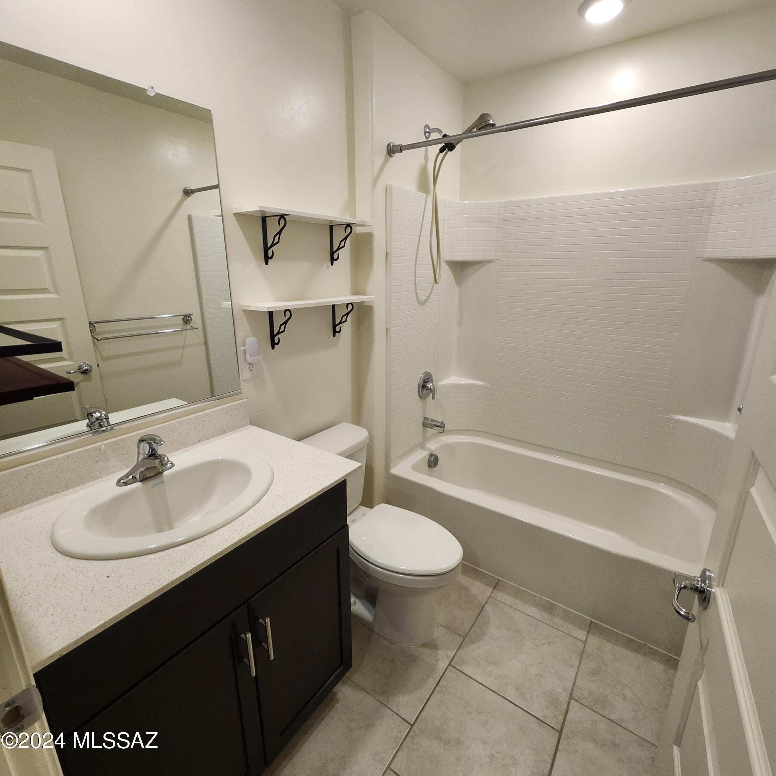 Tres Pueblos - Residential Lease