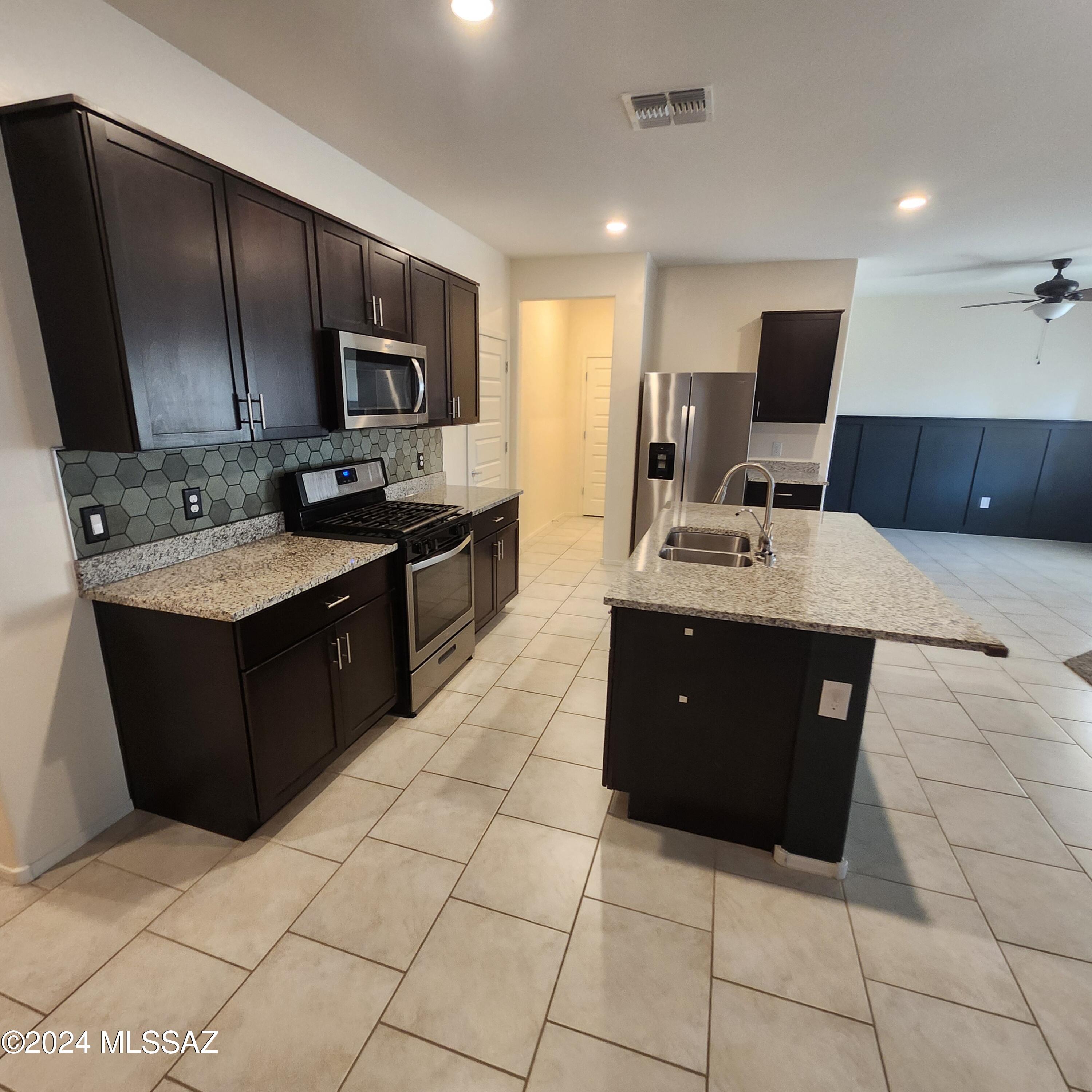 Tres Pueblos - Residential Lease