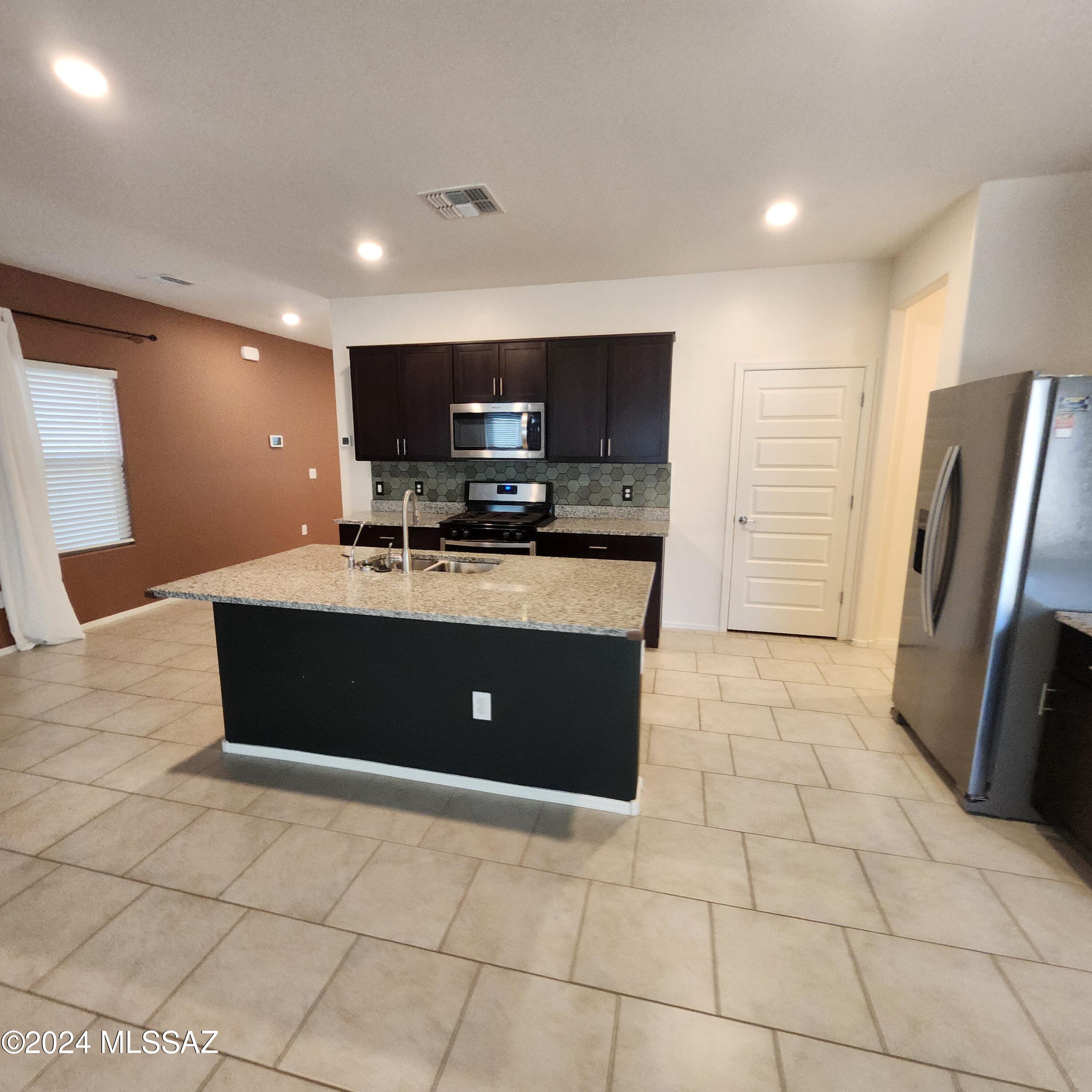 Tres Pueblos - Residential Lease