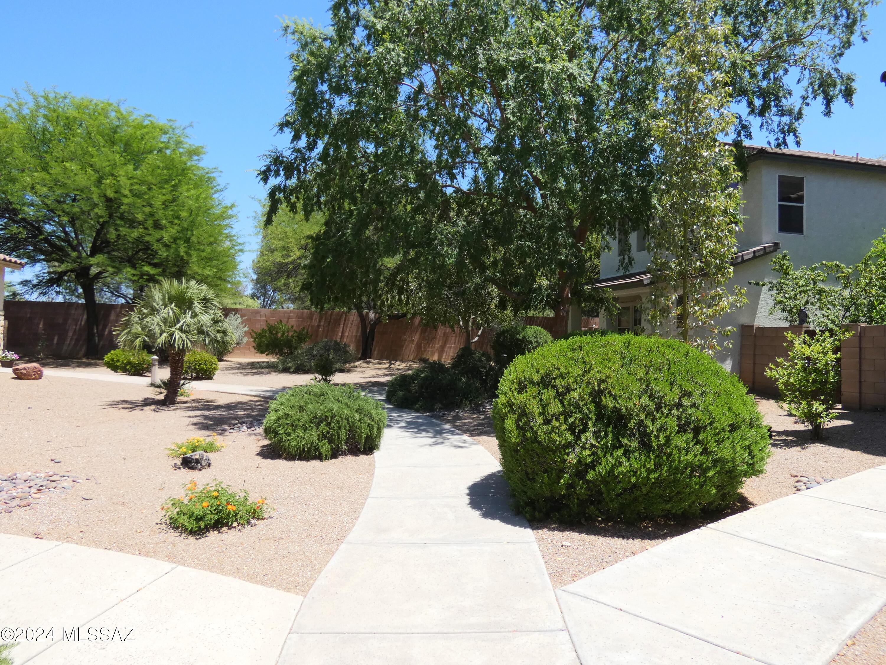 Catalina Vistas - Residential