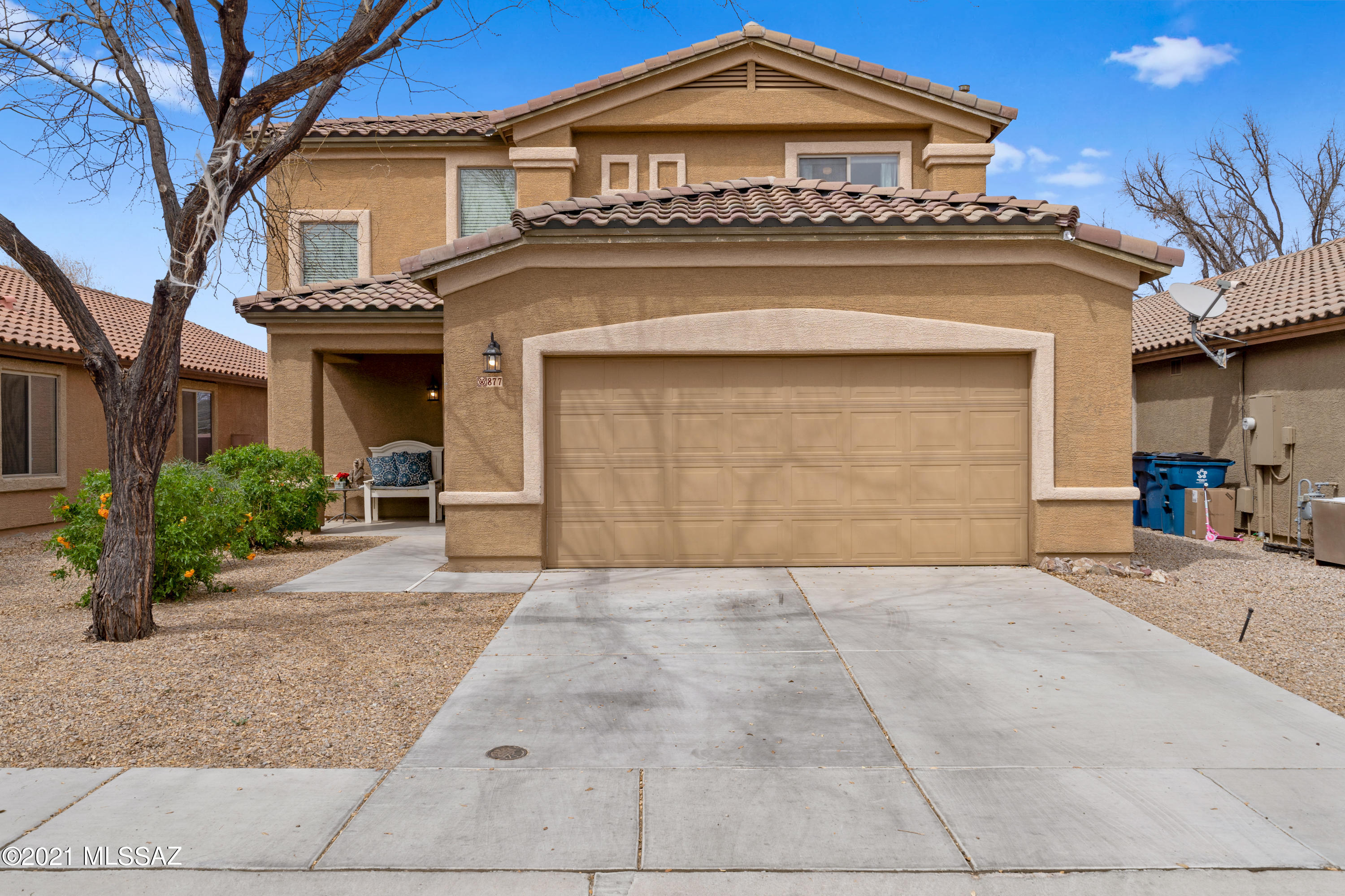 Spacious 4 bedroom, 2.5 bath home in the highly desirable community of Madera
Highlands! The open kitchen offers staggered maple cabinets, elegant granite
countertops and backsplash, stainless steel appliances and a built-in desk. Located on
a cul-de-sac with a large backyard and no rear neighbors. Come see this home and make it yours! Washer, dryer and tv mounts do not convey.