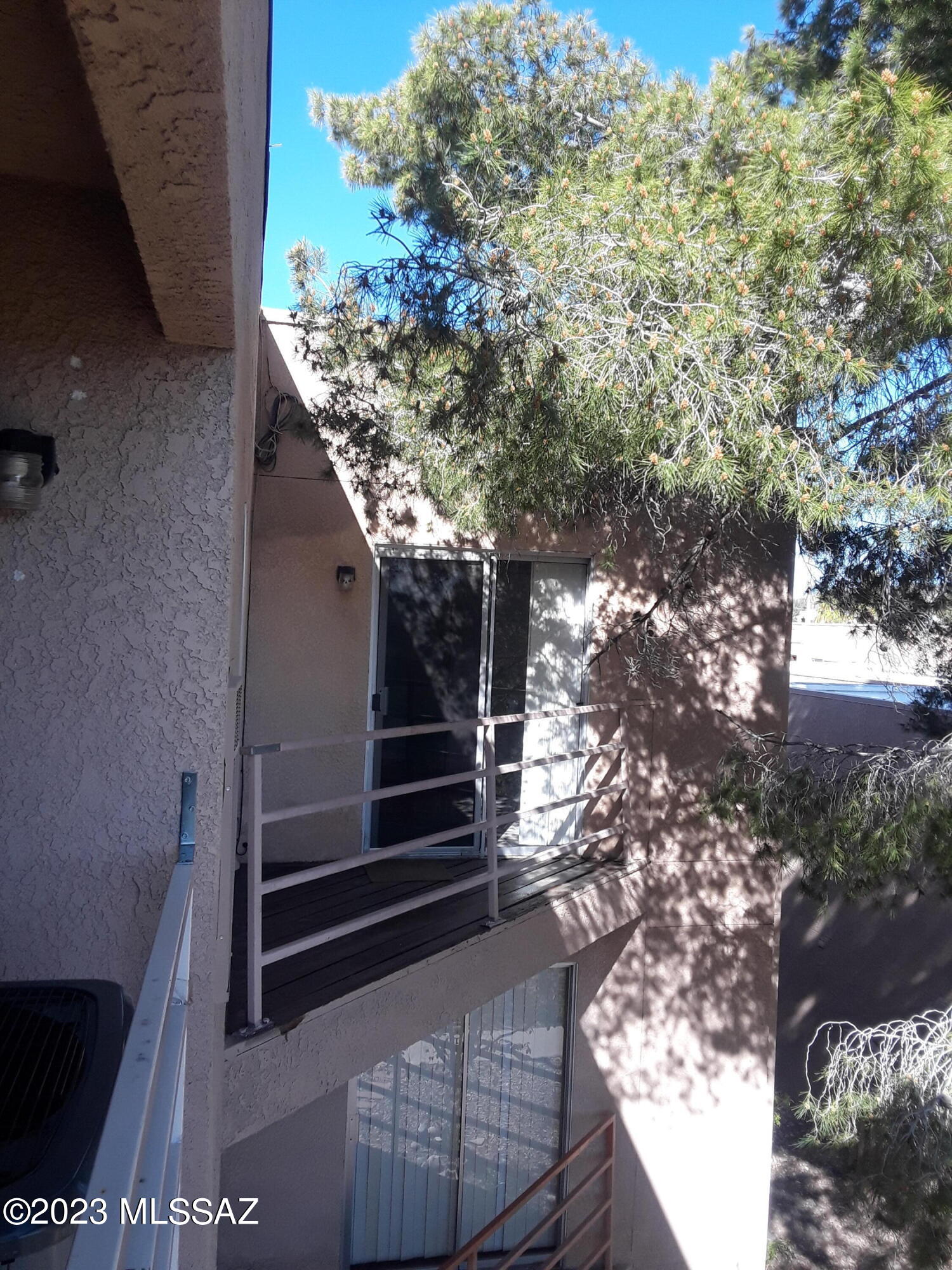 La Vida - Residential