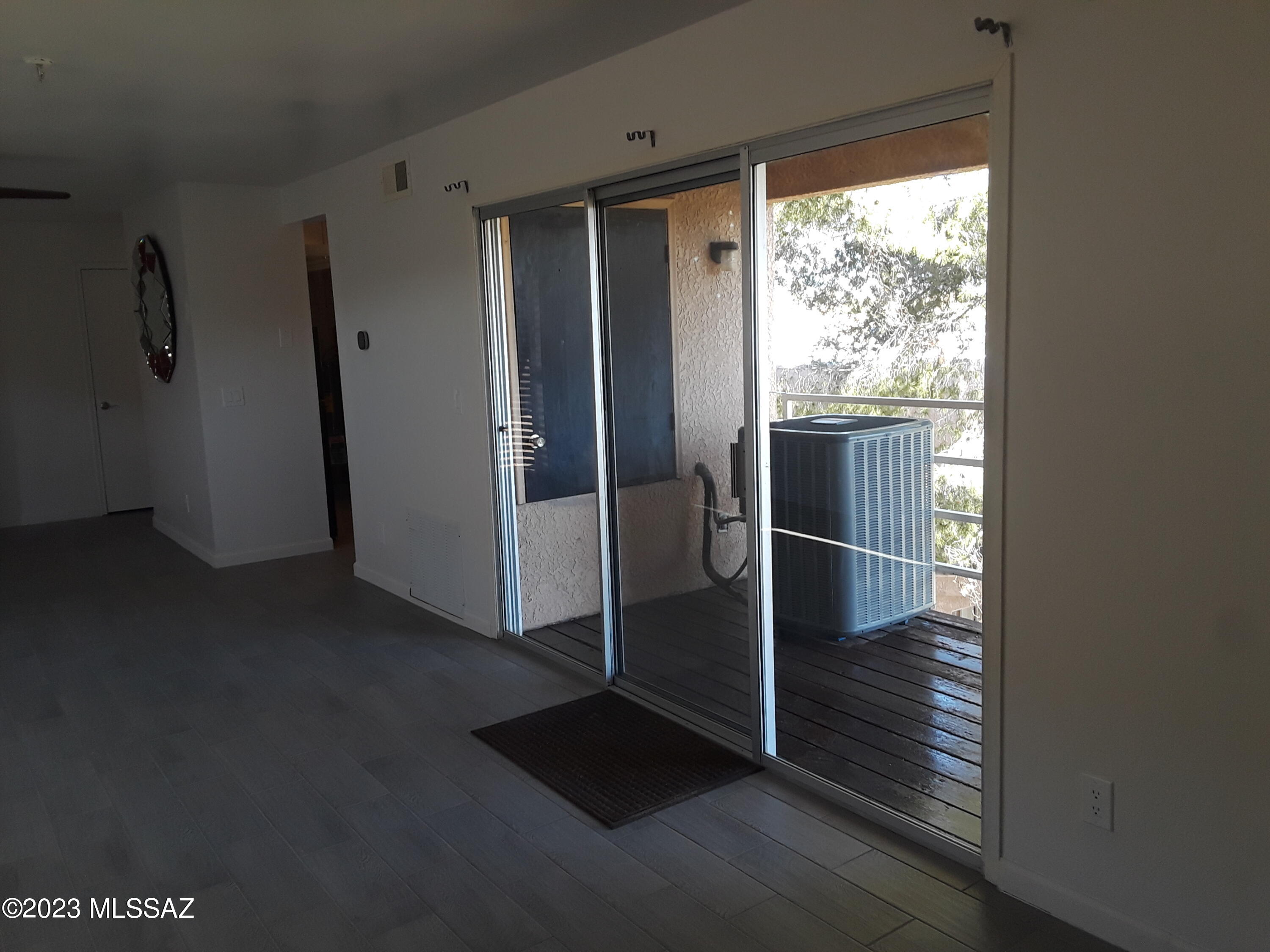 La Vida - Residential