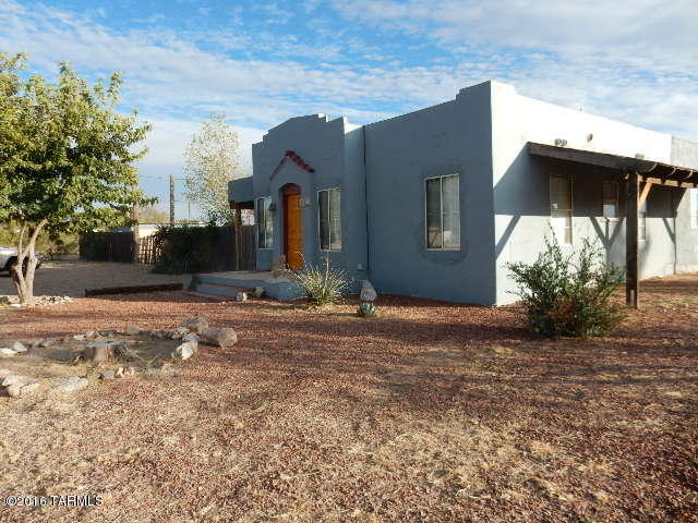 Close to Willcox Schools. Partial Remodeled  Ready to move in.  Large corner lot with side gate.  Pellet Wood Stove with window AC unit