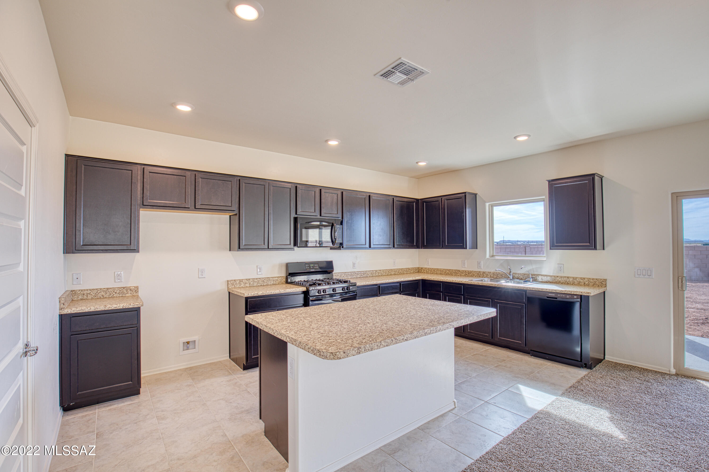 Saguaro Bloom SQ20180540069 - Residential