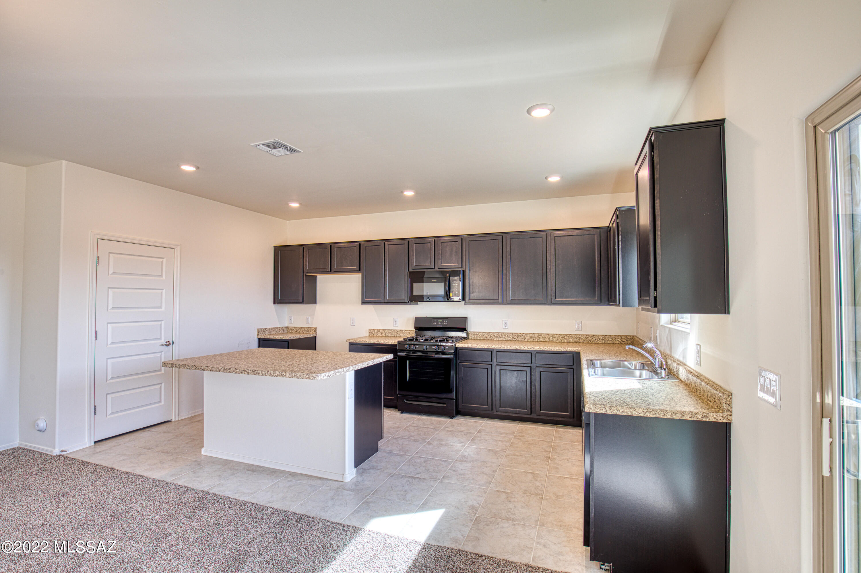 Saguaro Bloom SQ20180540069 - Residential