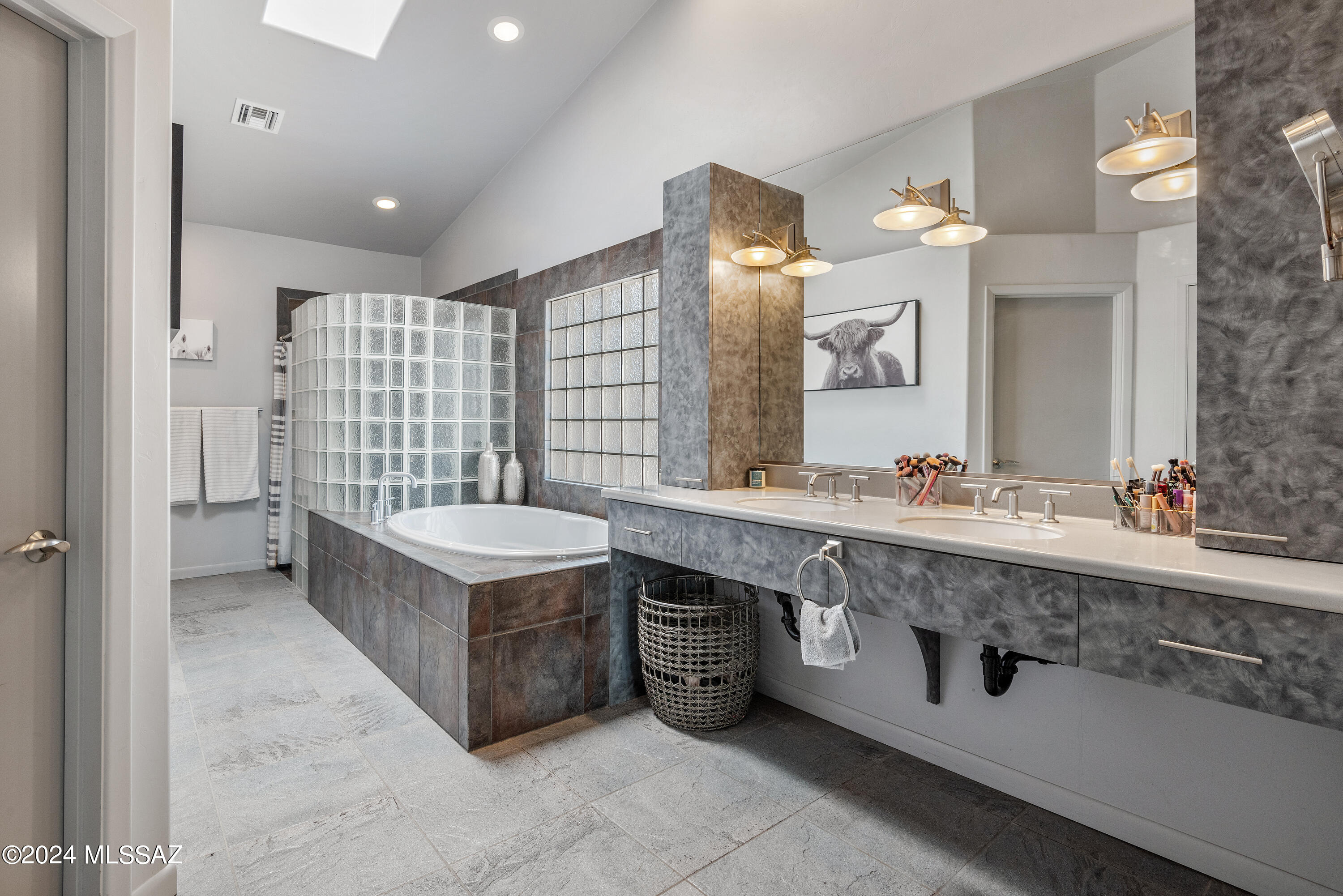 New Tucson Unit NO. 27 - Residential