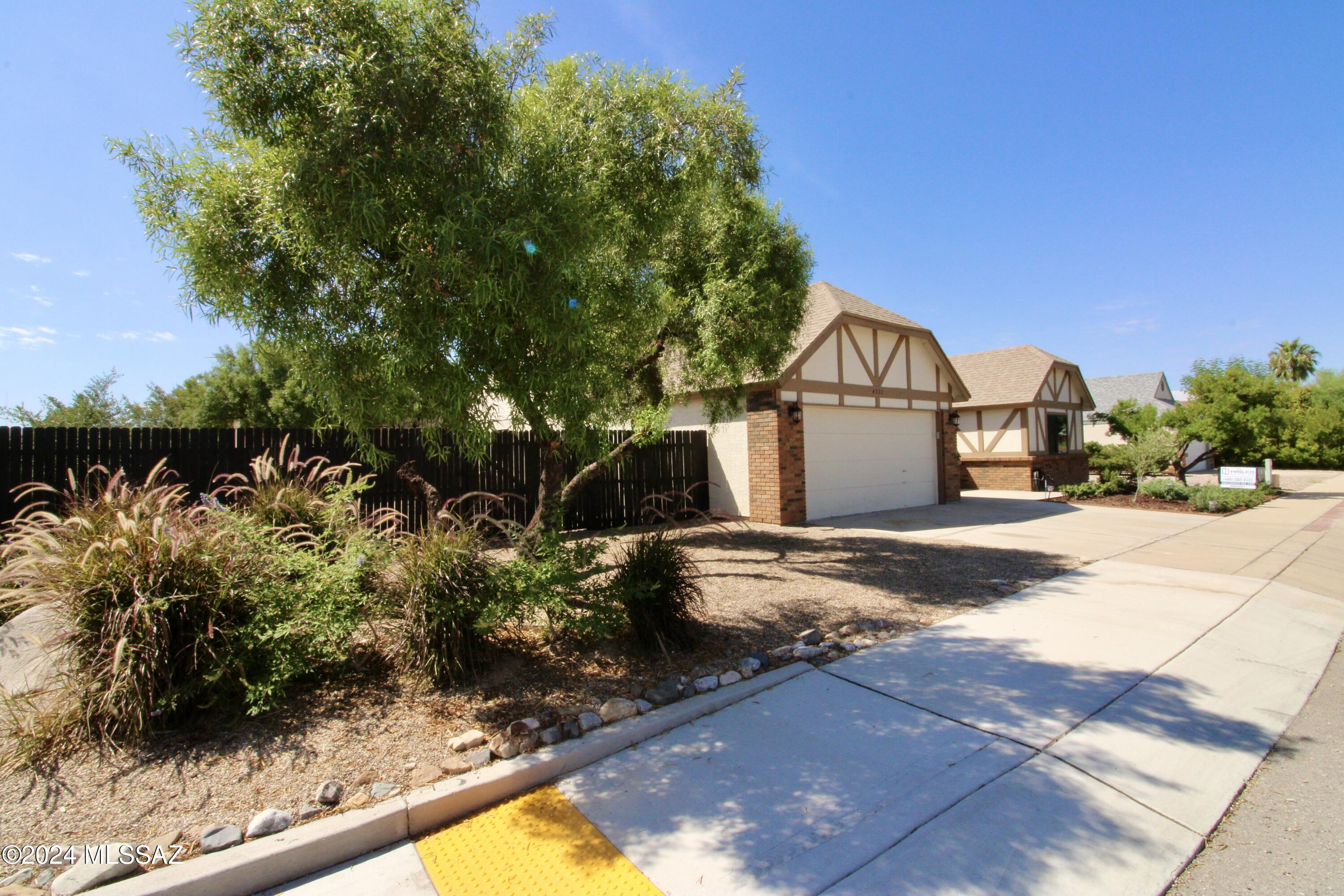Gatewood Ranch (92-293) - Residential Lease