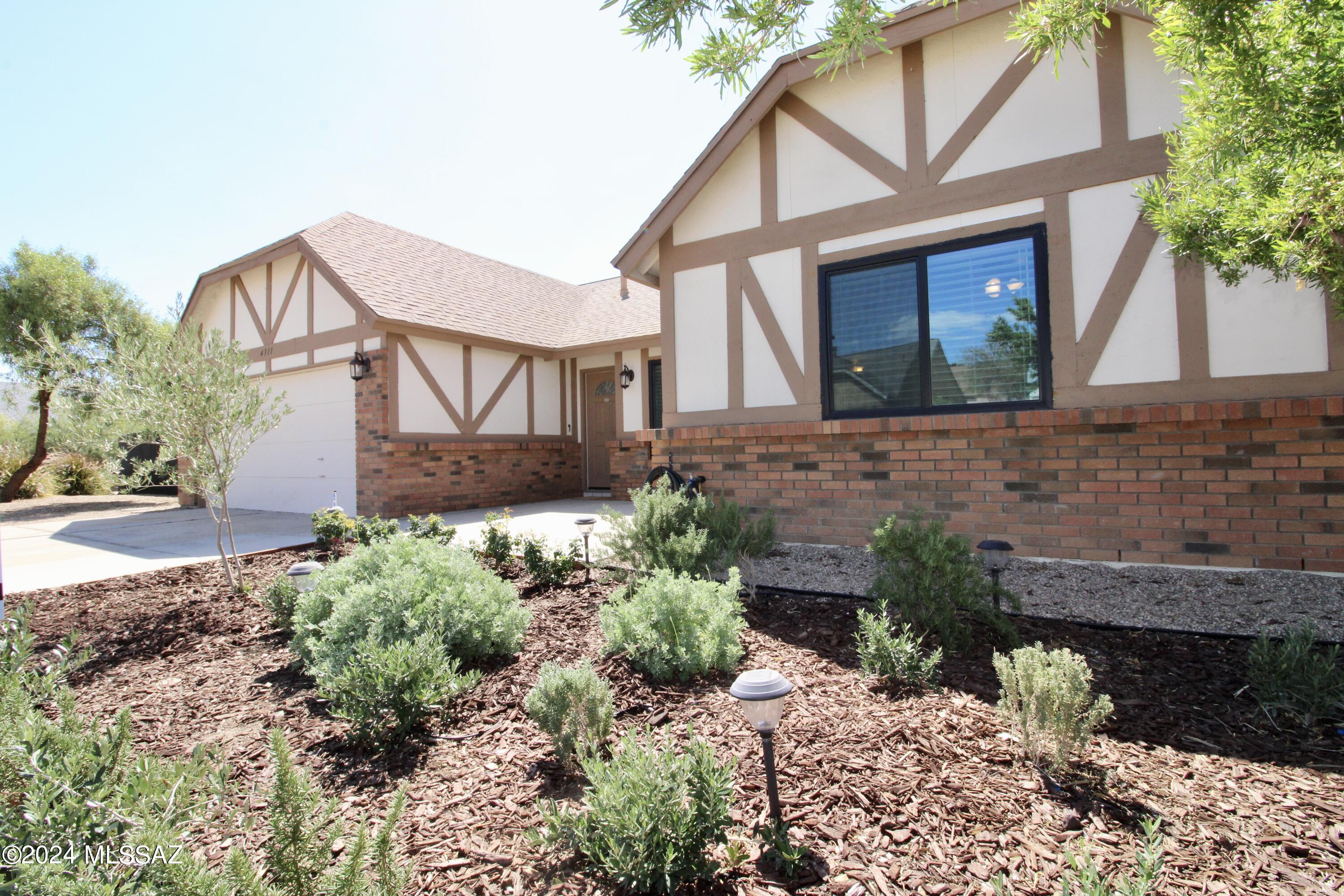 Gatewood Ranch (92-293) - Residential Lease