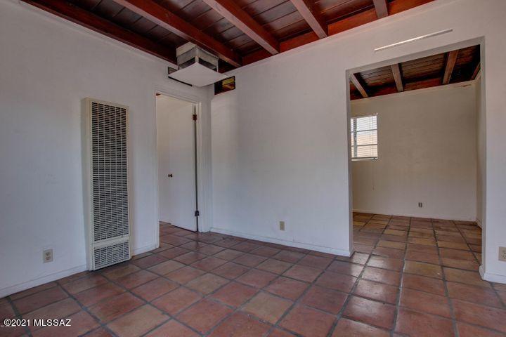 Lincoln Park - Residential Income