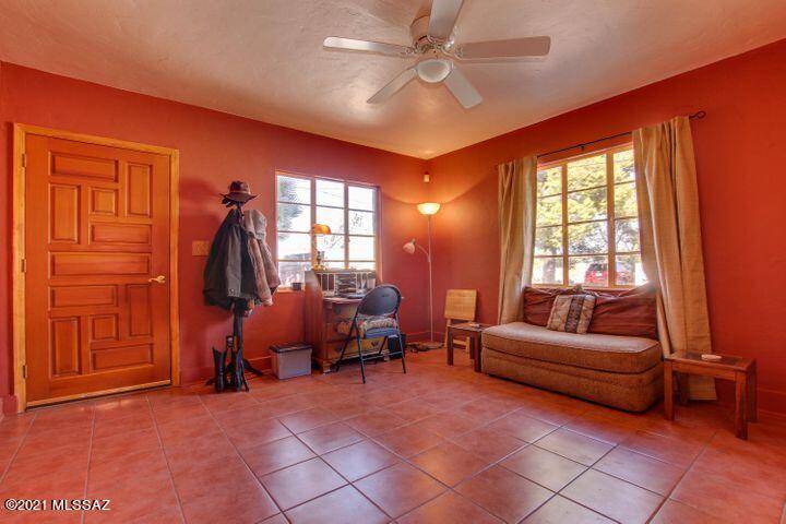 Lincoln Park - Residential Income