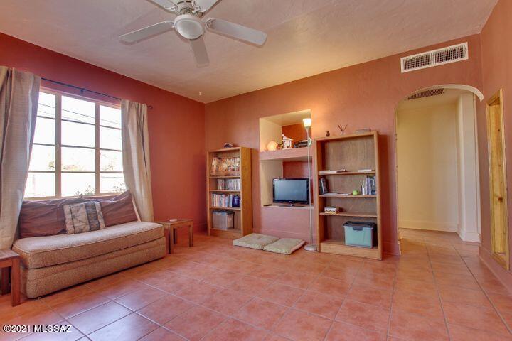 Lincoln Park - Residential Income