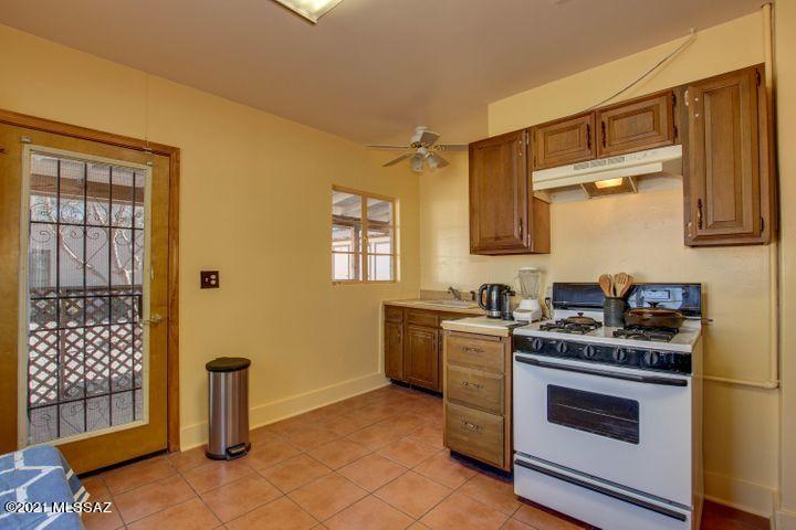 Lincoln Park - Residential Income