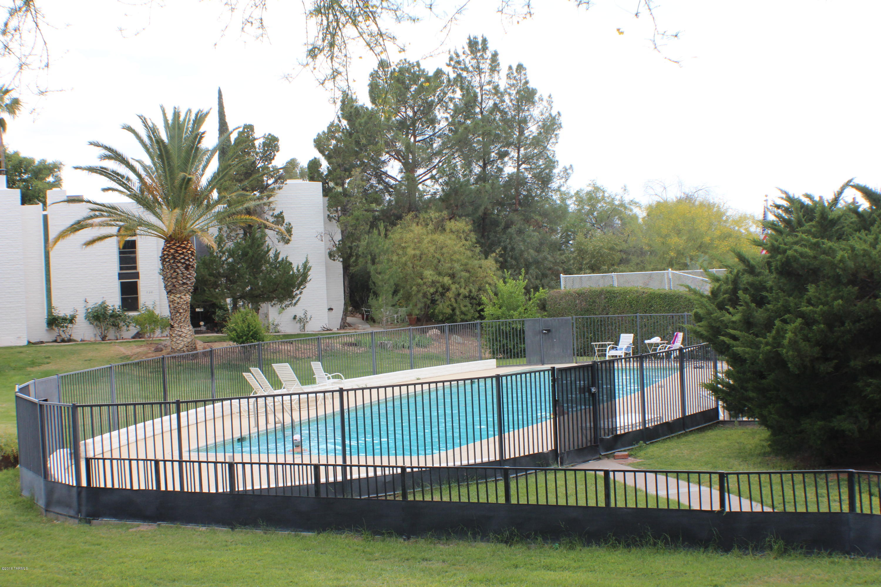 Las Lomitas (1) - Residential