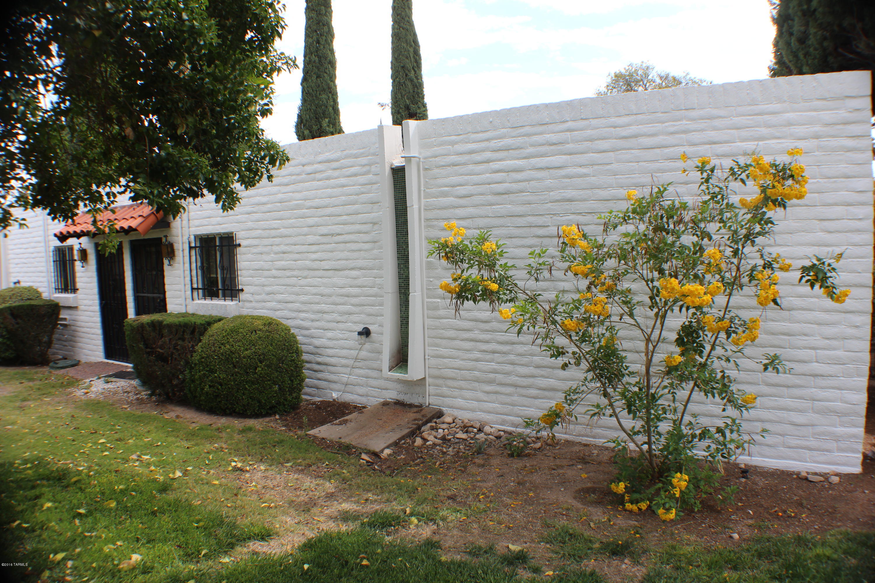 Las Lomitas (1) - Residential