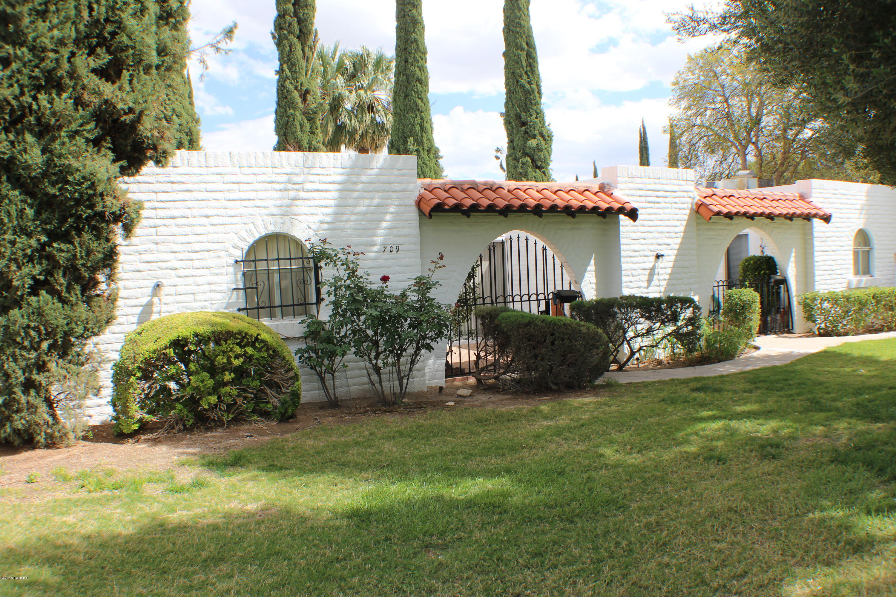 Las Lomitas (1) - Residential