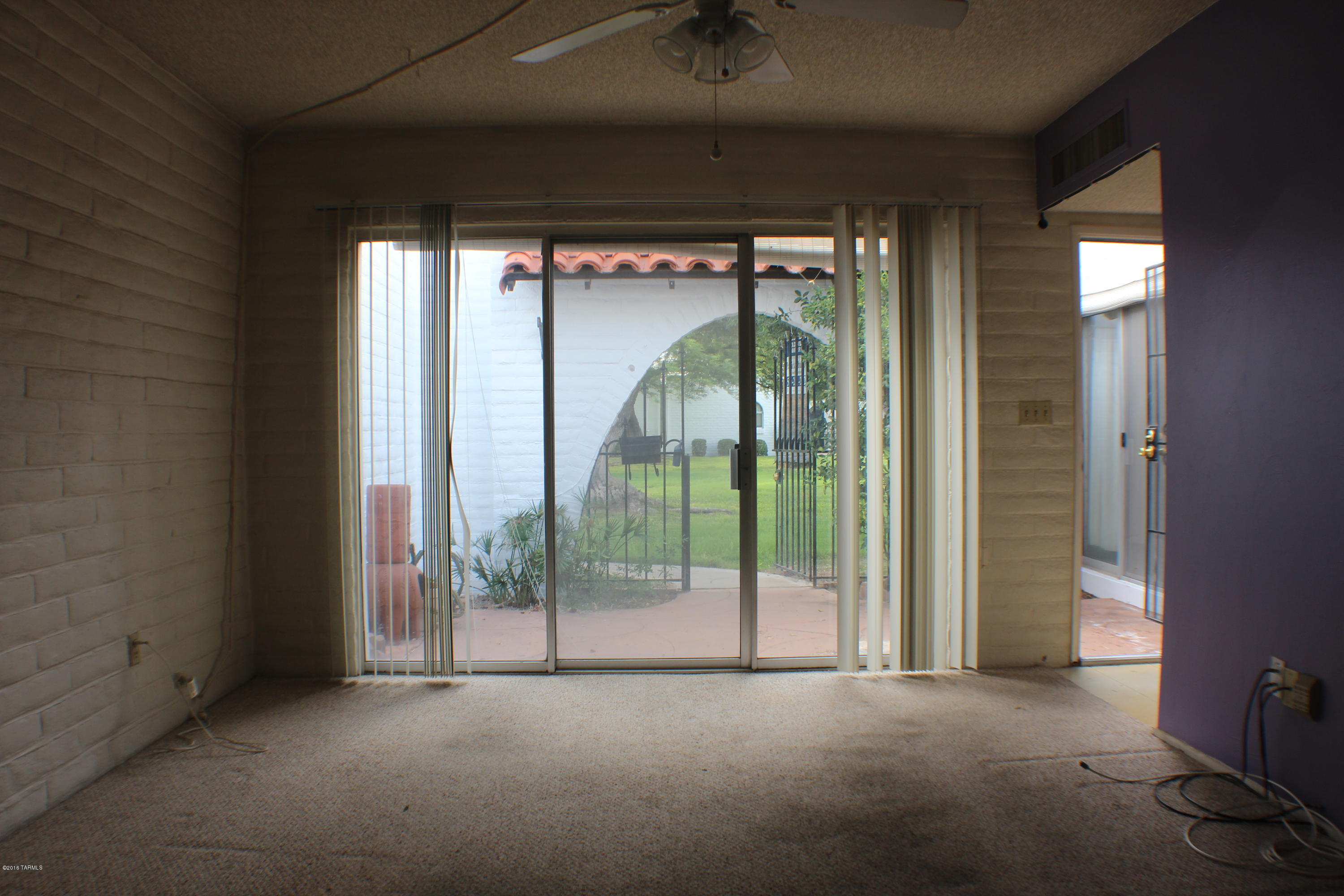 Las Lomitas (1) - Residential