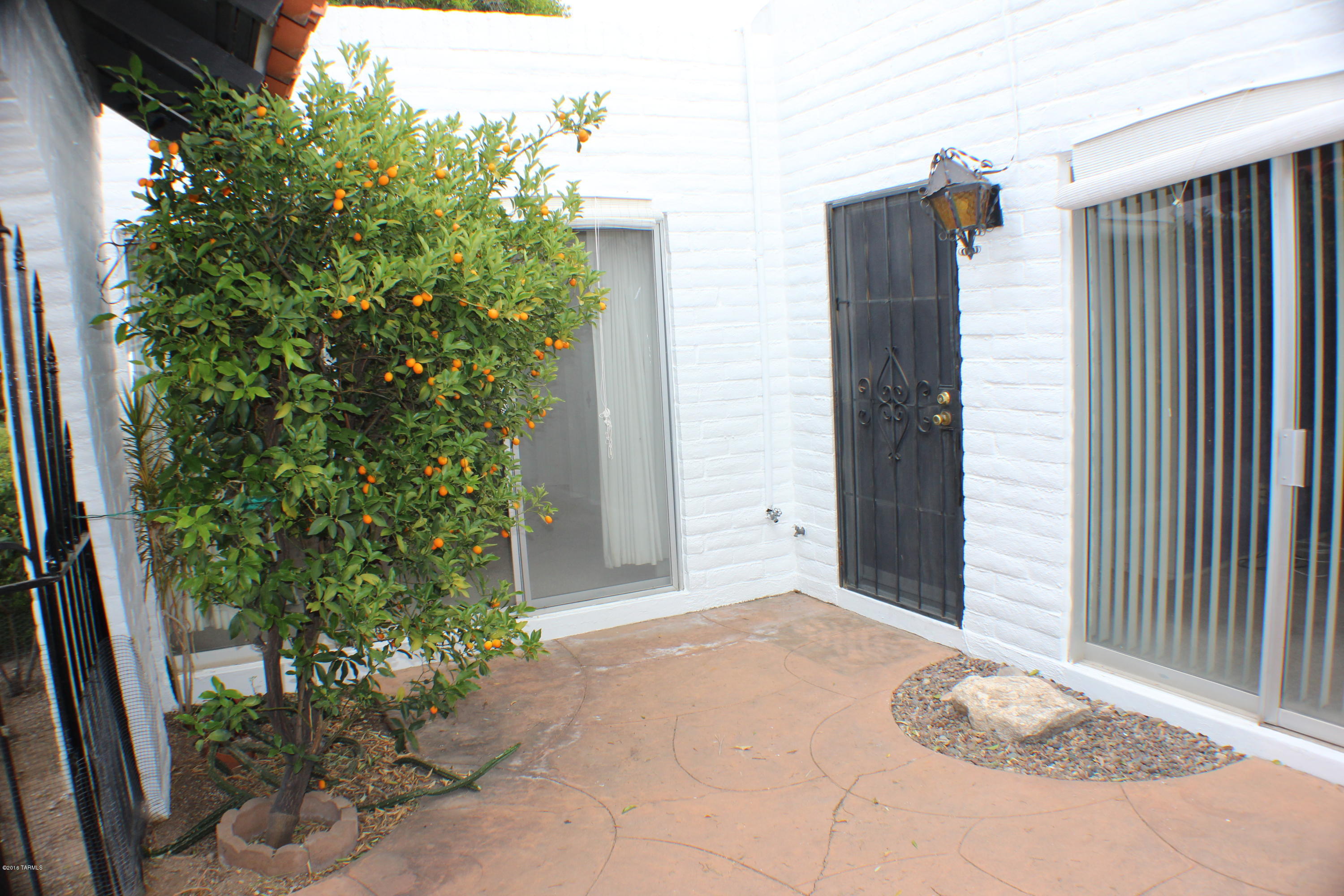 Las Lomitas (1) - Residential
