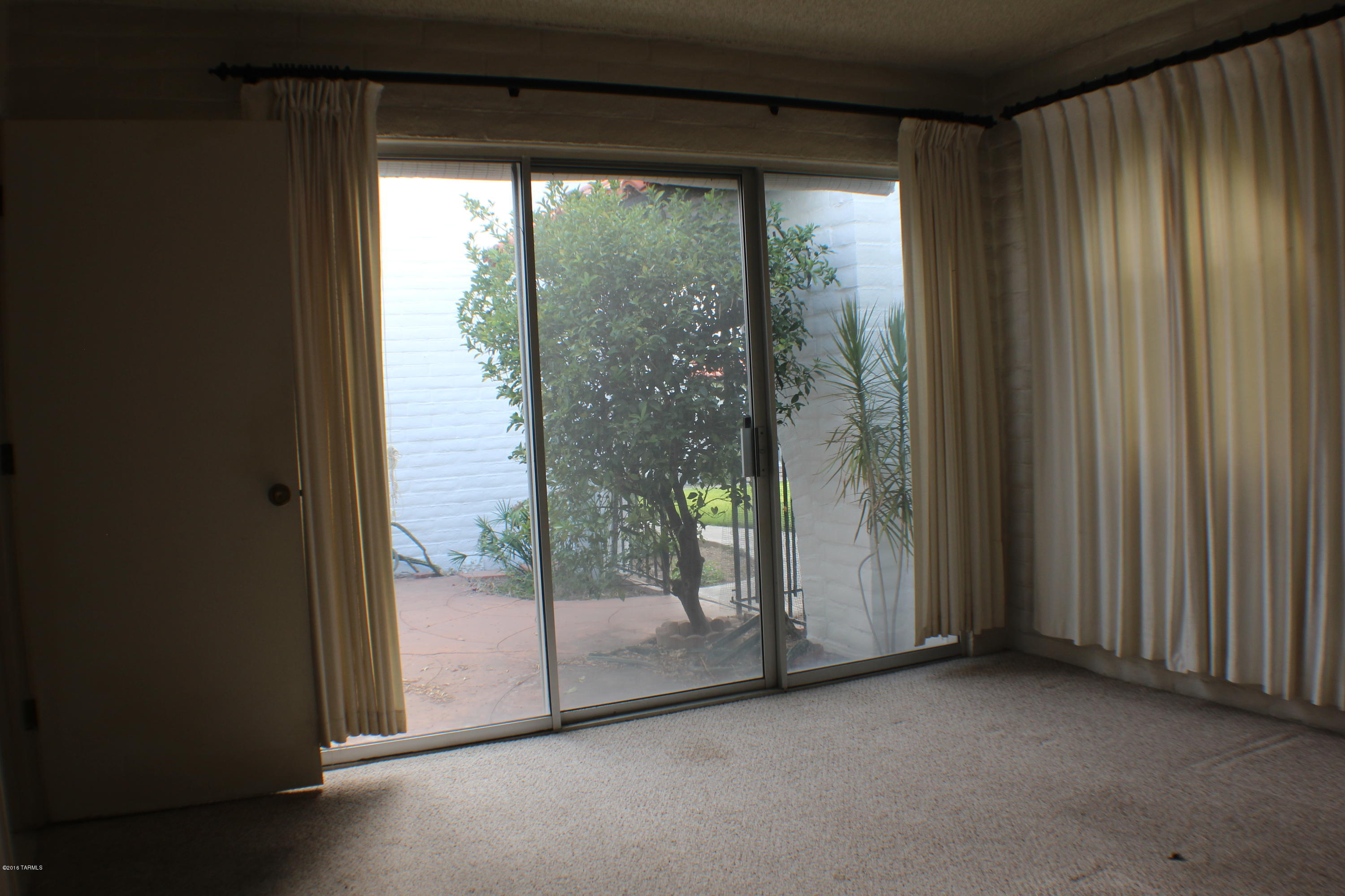 Las Lomitas (1) - Residential