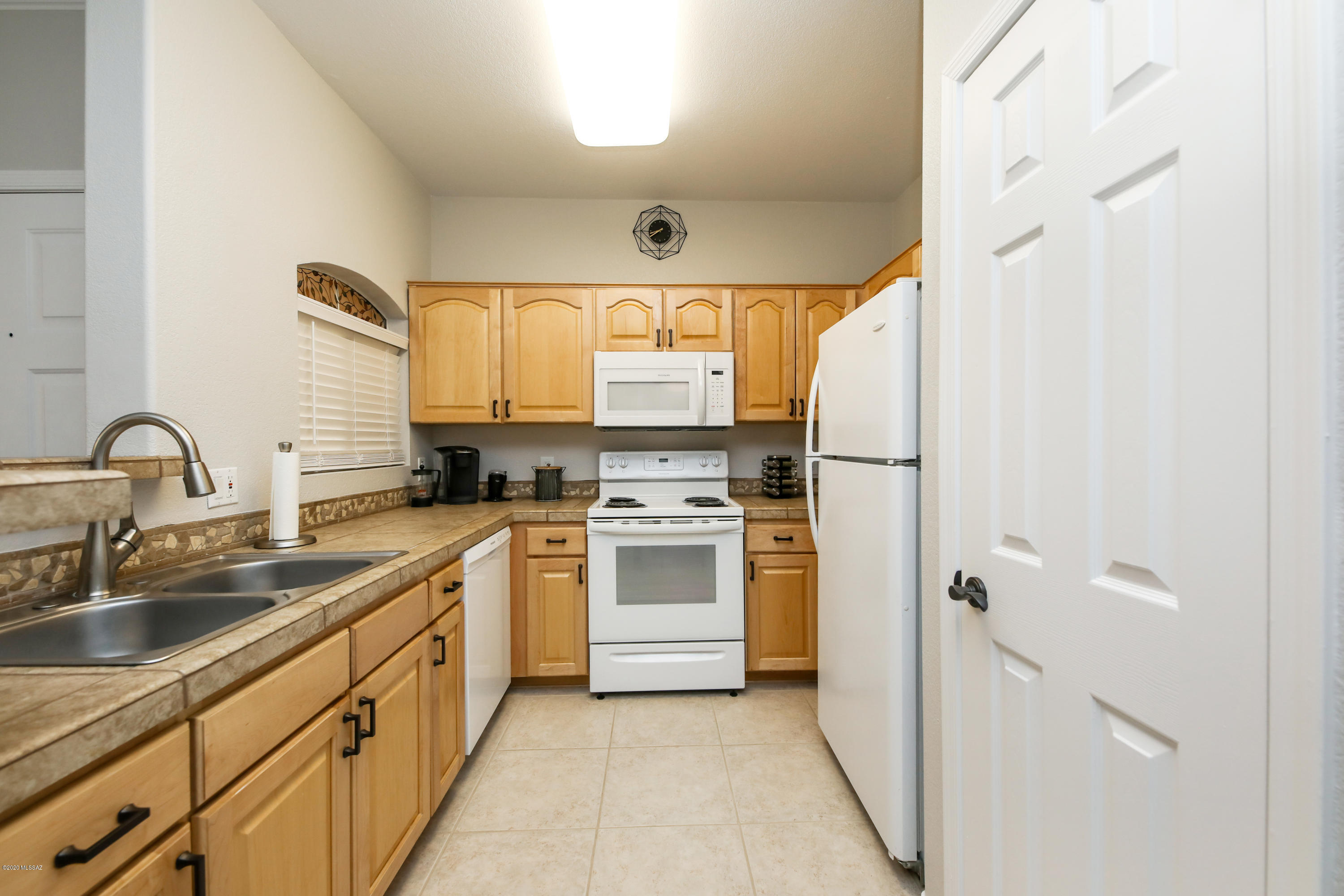 Pinnacle Canyon Condominium - Residential