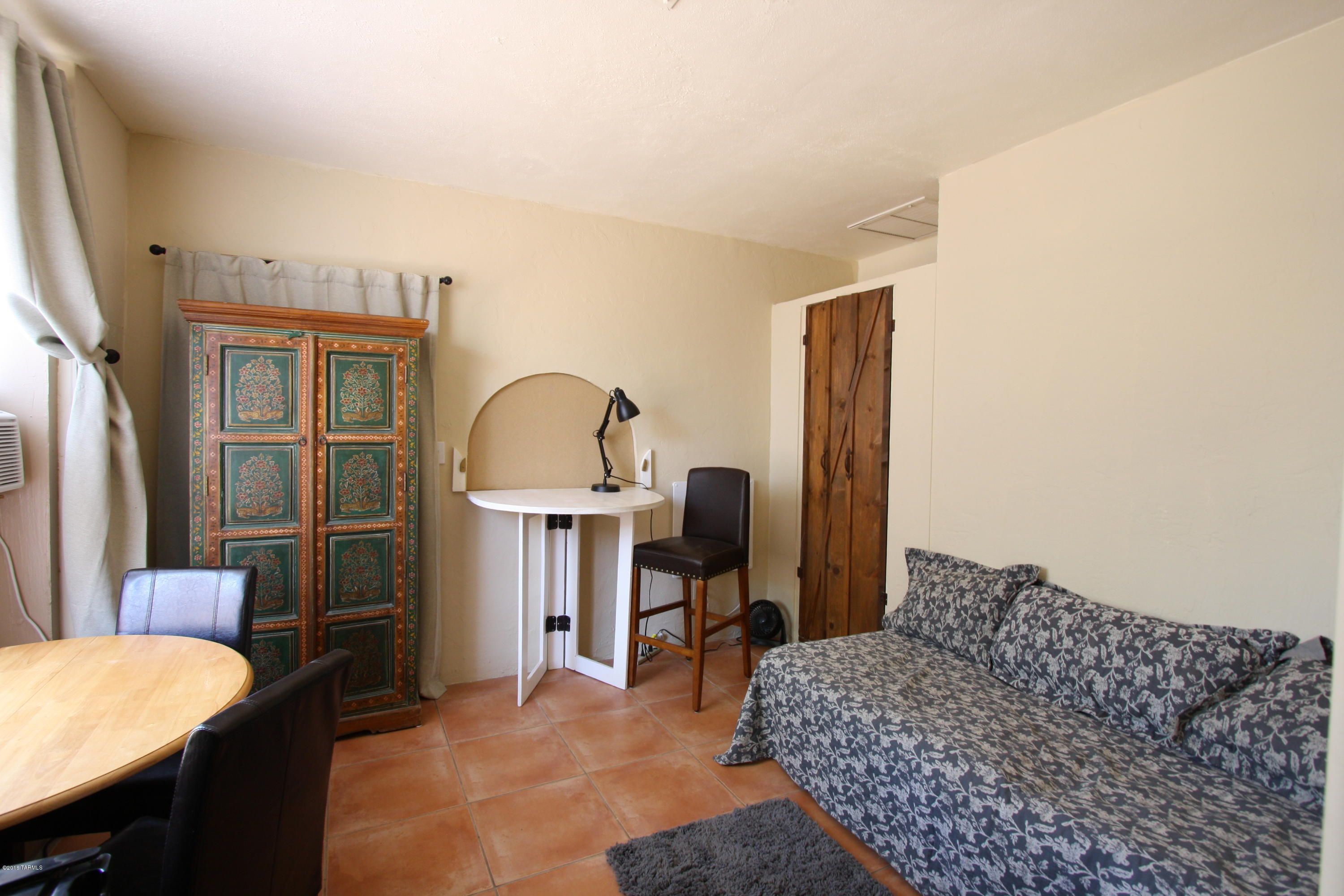 La Mirada (1-8) - Residential Lease