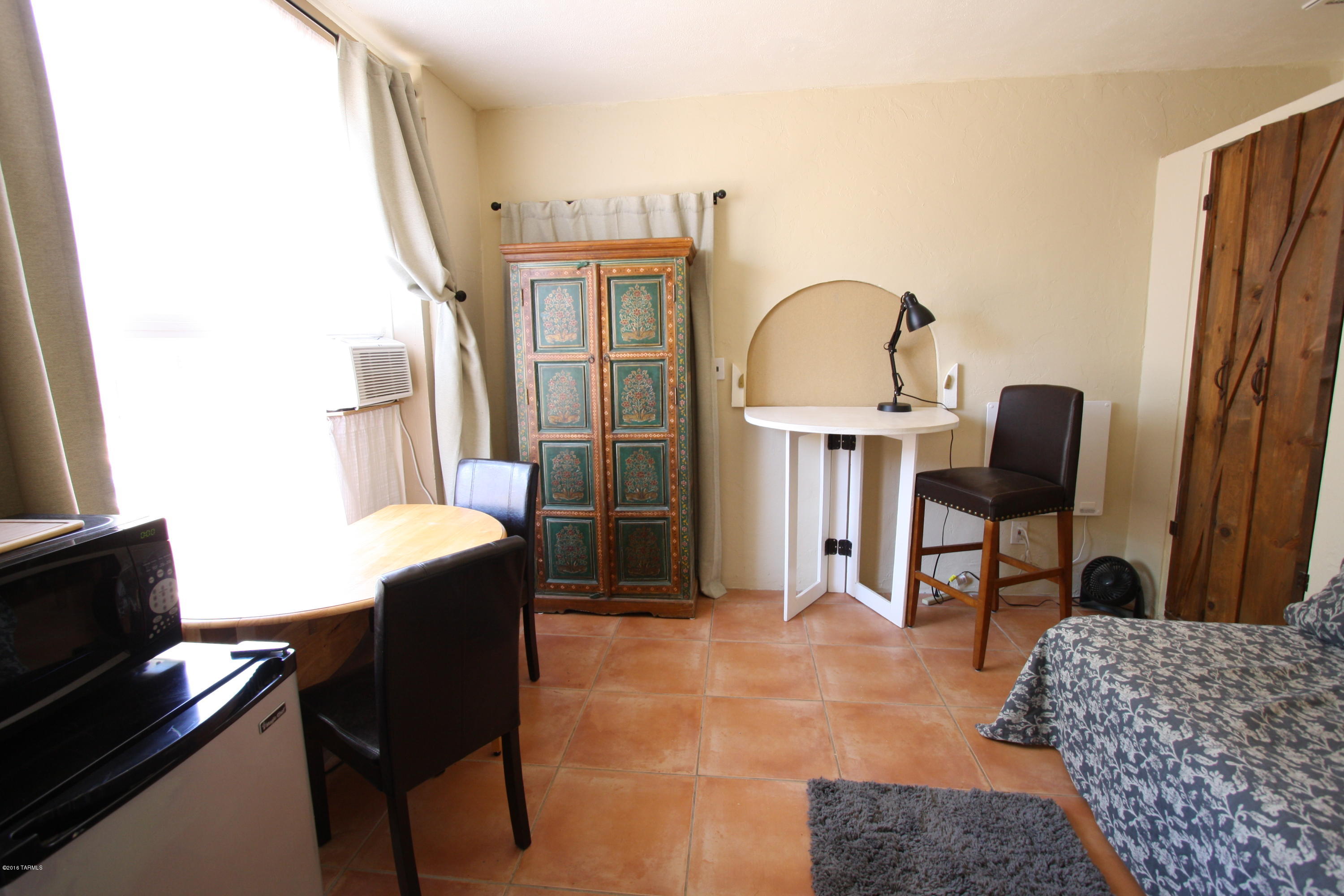 La Mirada (1-8) - Residential Lease