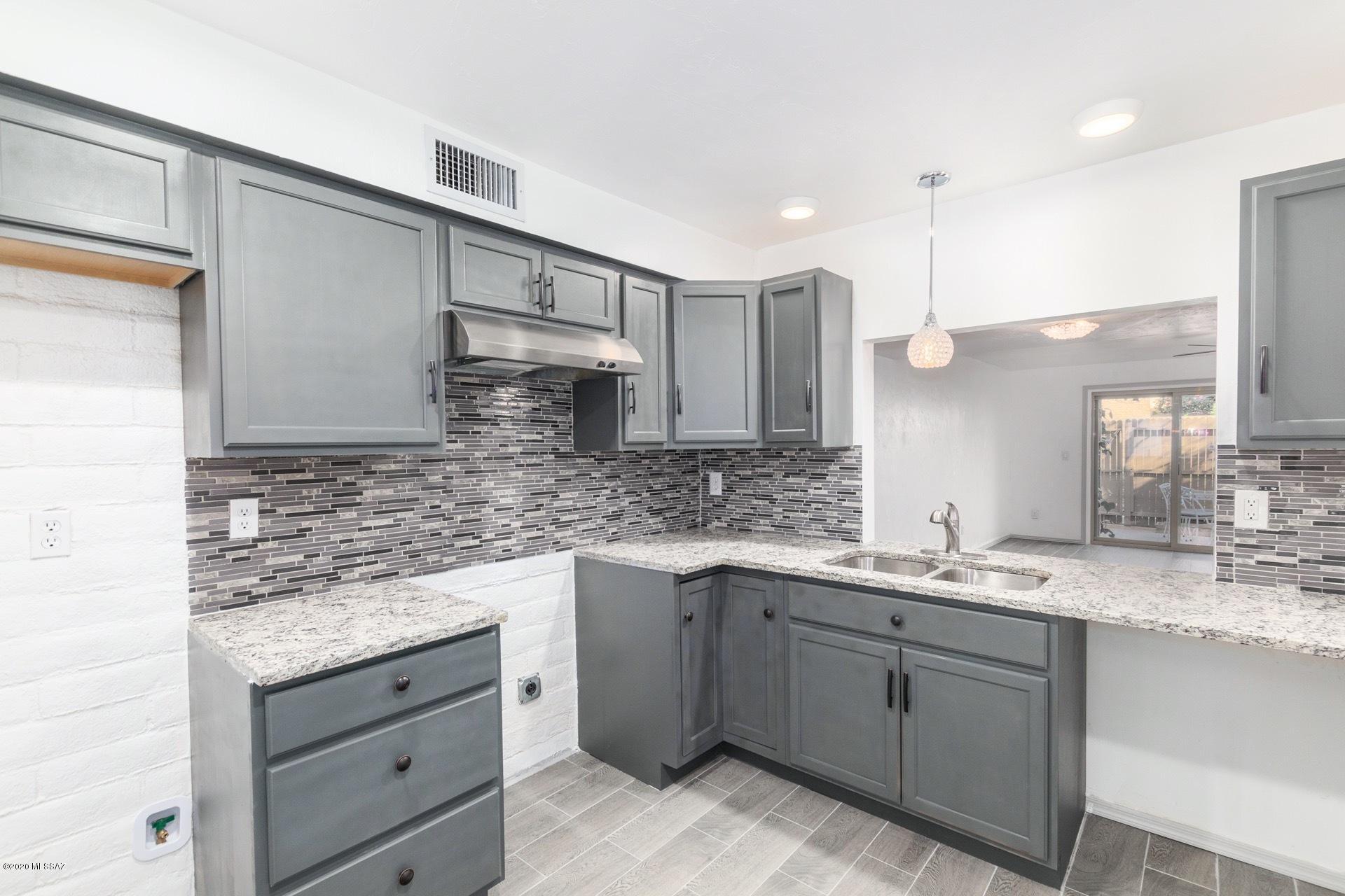 Tucson North Townhome Apts. - Residential