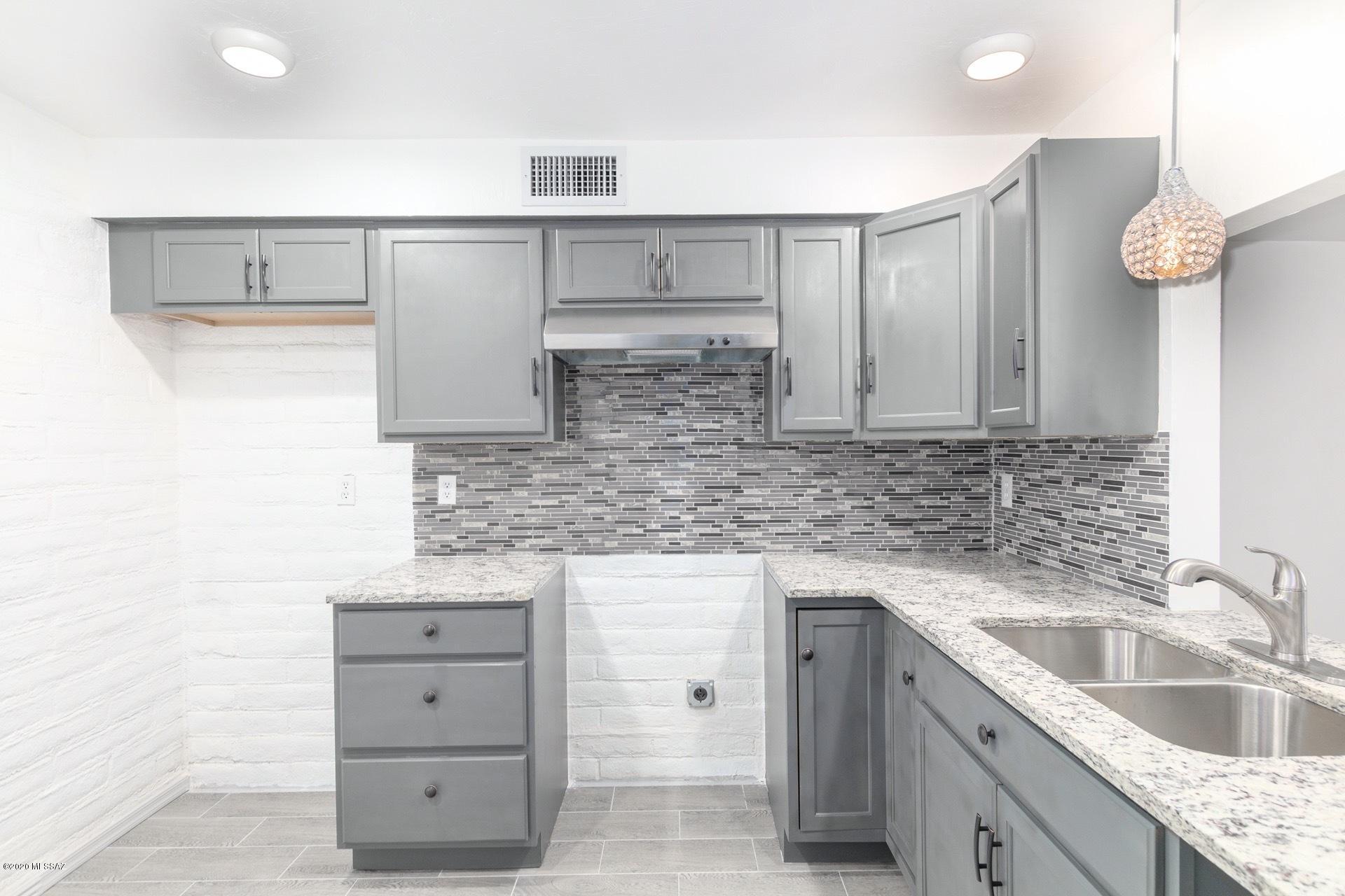 Tucson North Townhome Apts. - Residential