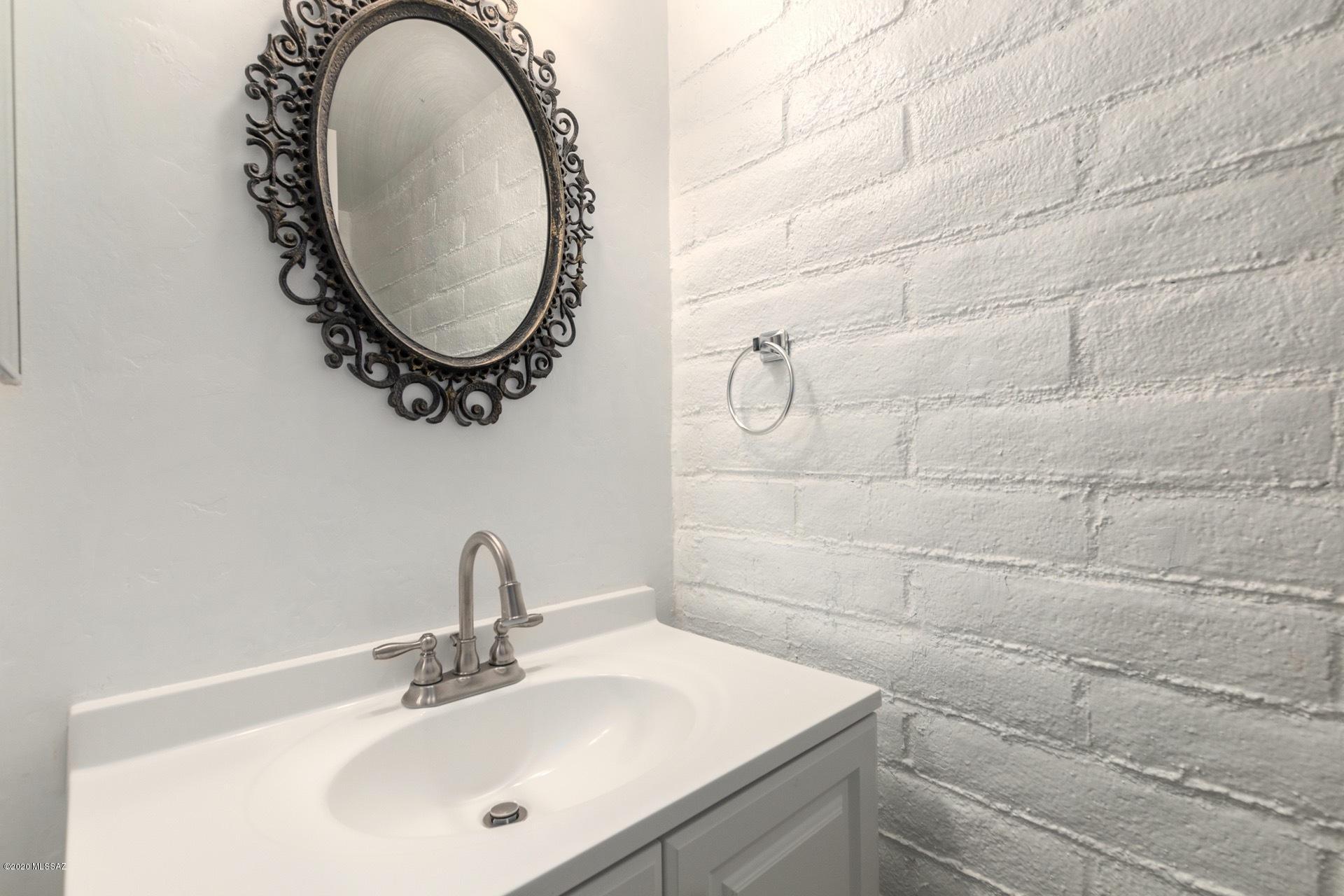 Tucson North Townhome Apts. - Residential