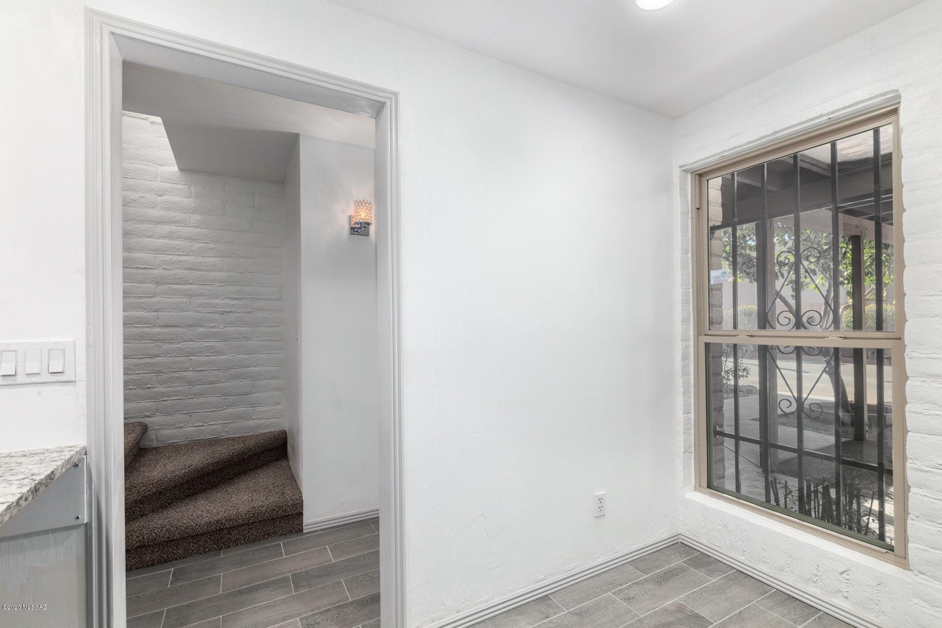Tucson North Townhome Apts. - Residential