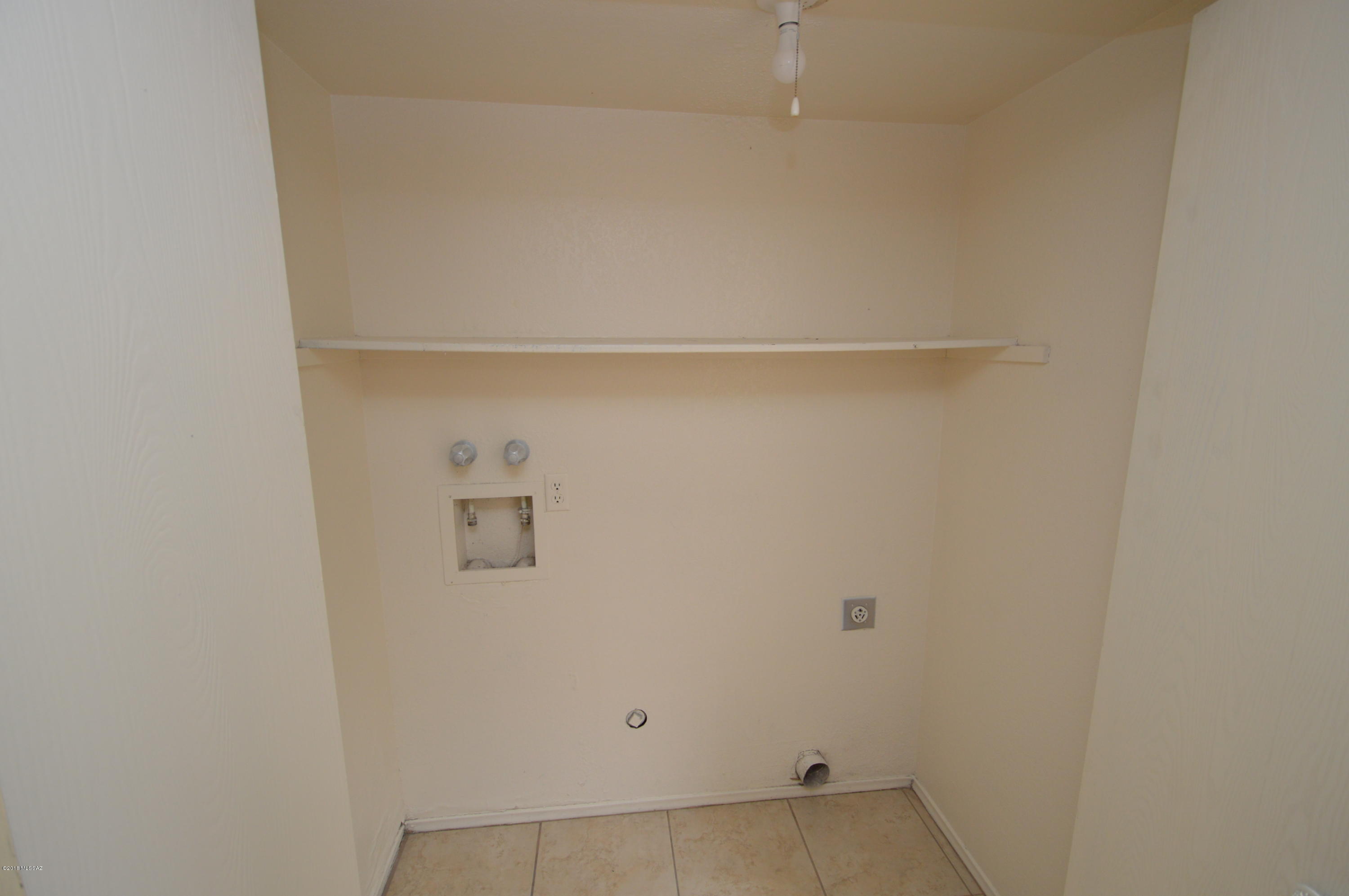 Pantano Park Townhouses - Residential Lease