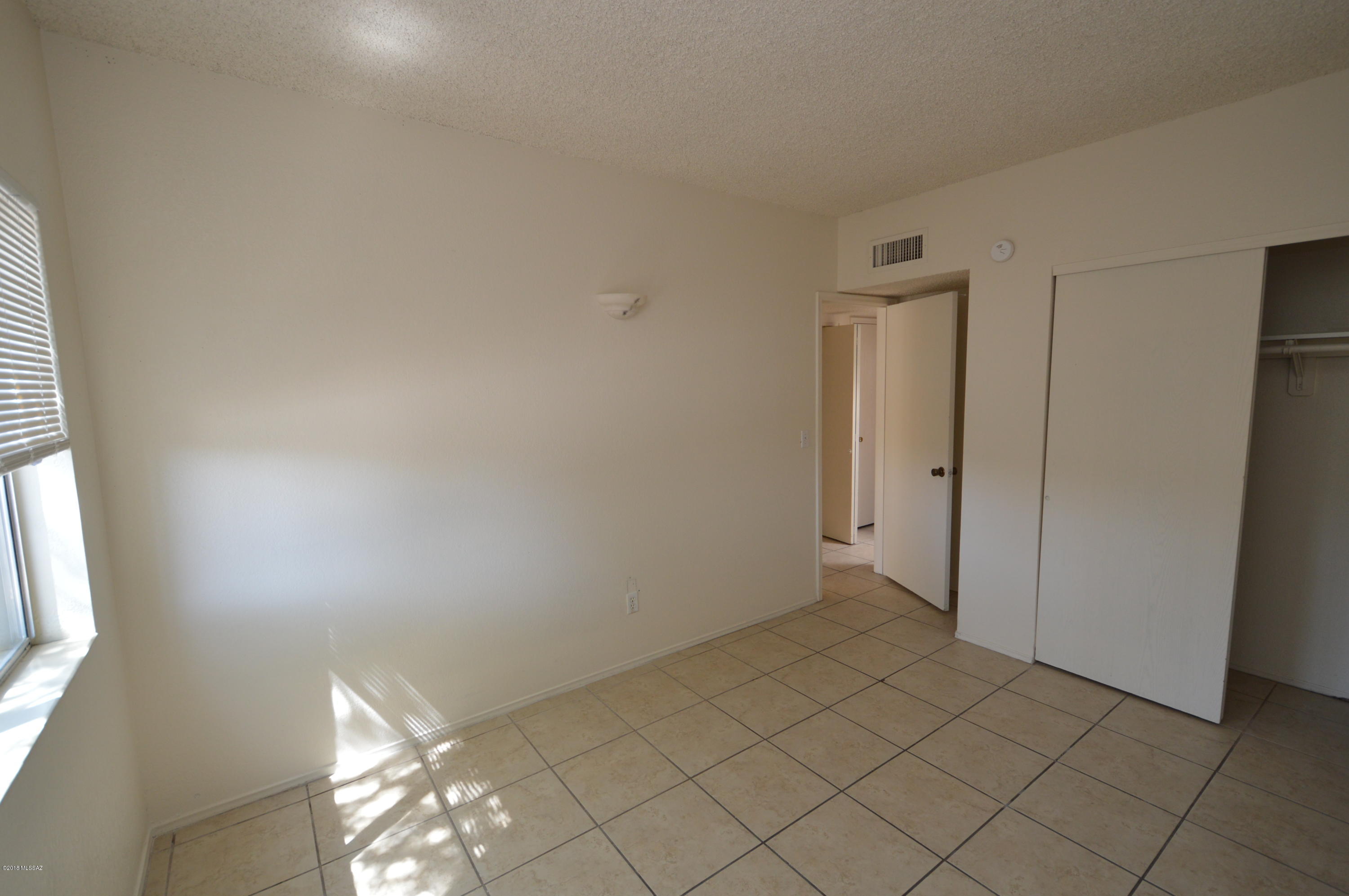 Pantano Park Townhouses - Residential Lease