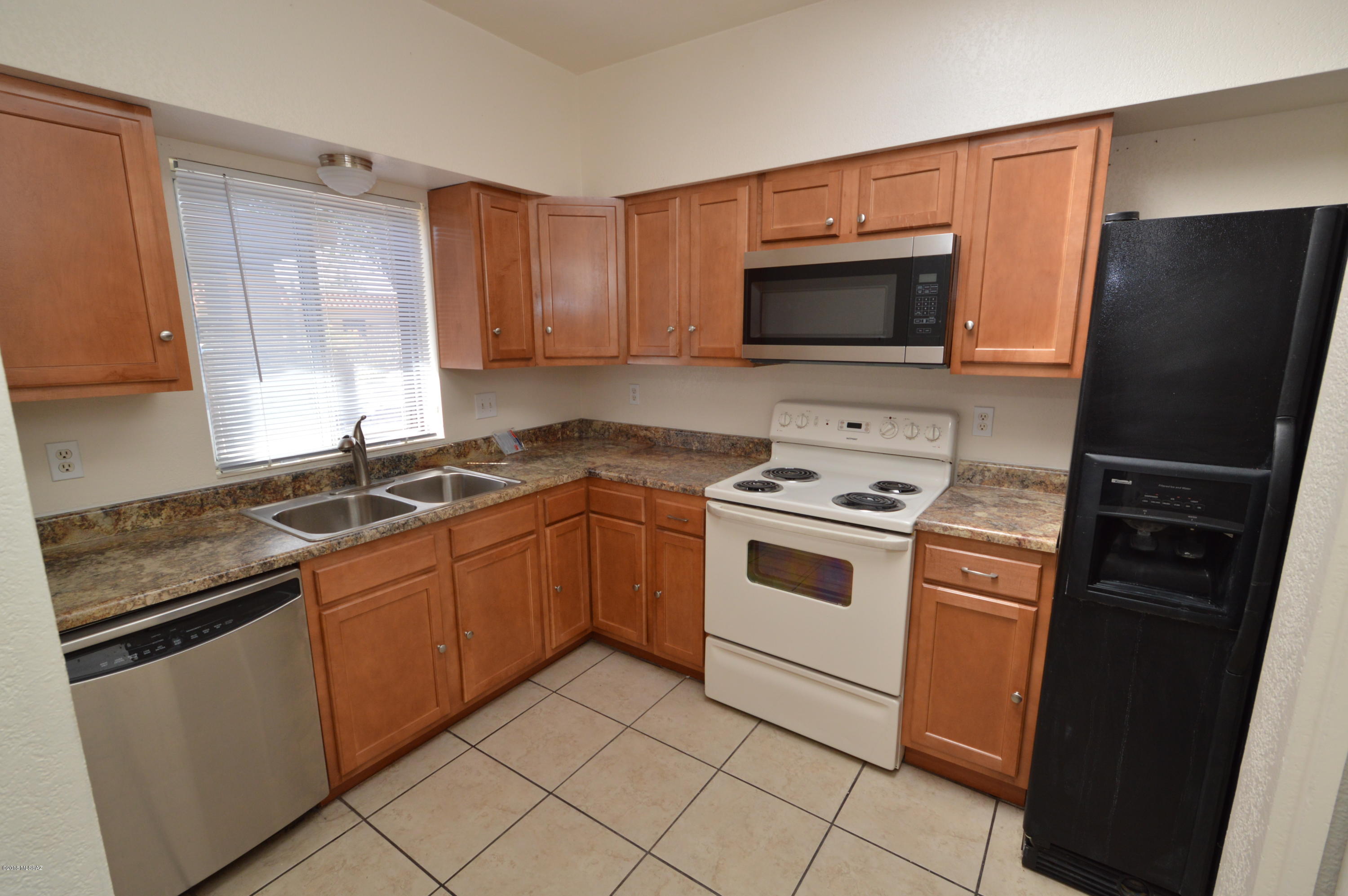 Pantano Park Townhouses - Residential Lease