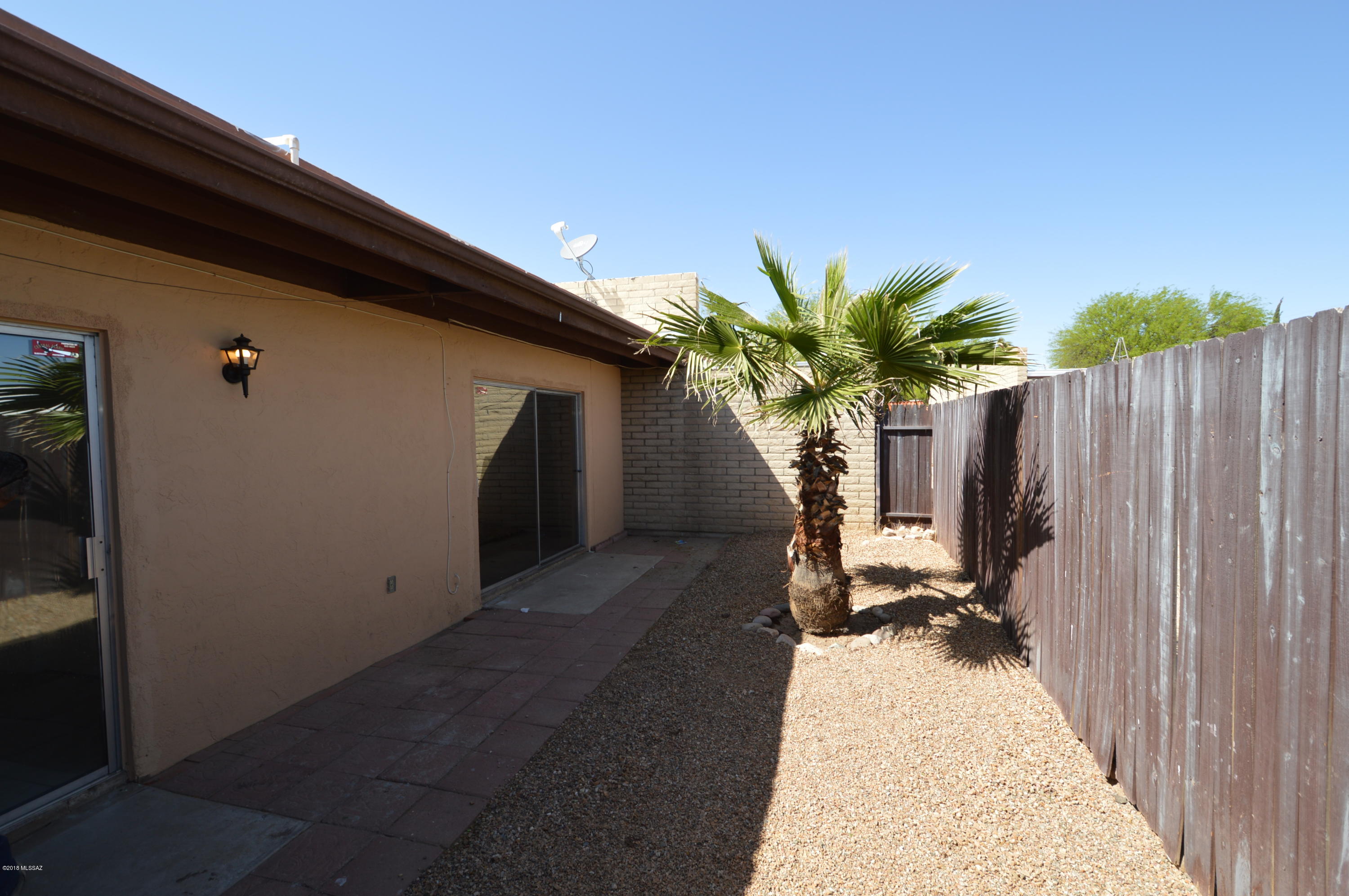 Pantano Park Townhouses - Residential Lease