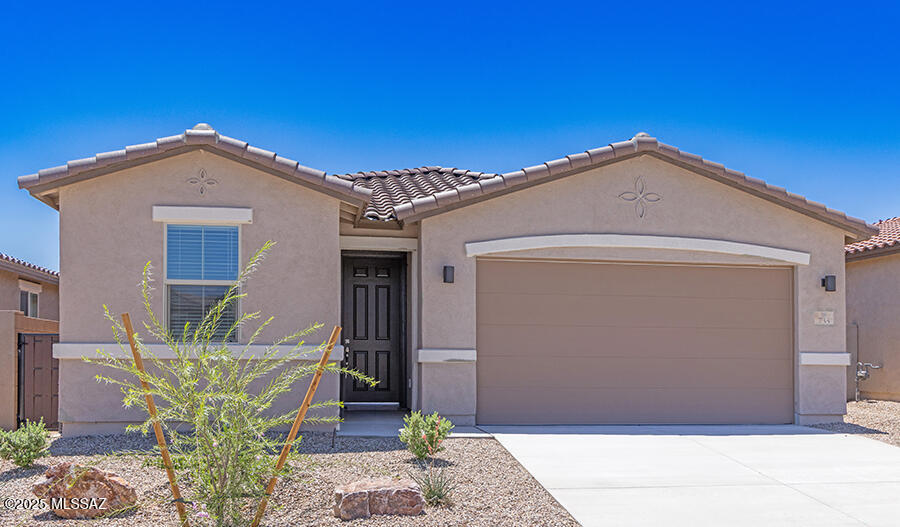 Entranda Del Toro - Residential