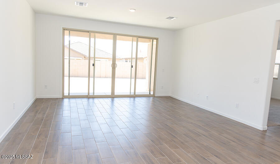 Entranda Del Toro - Residential