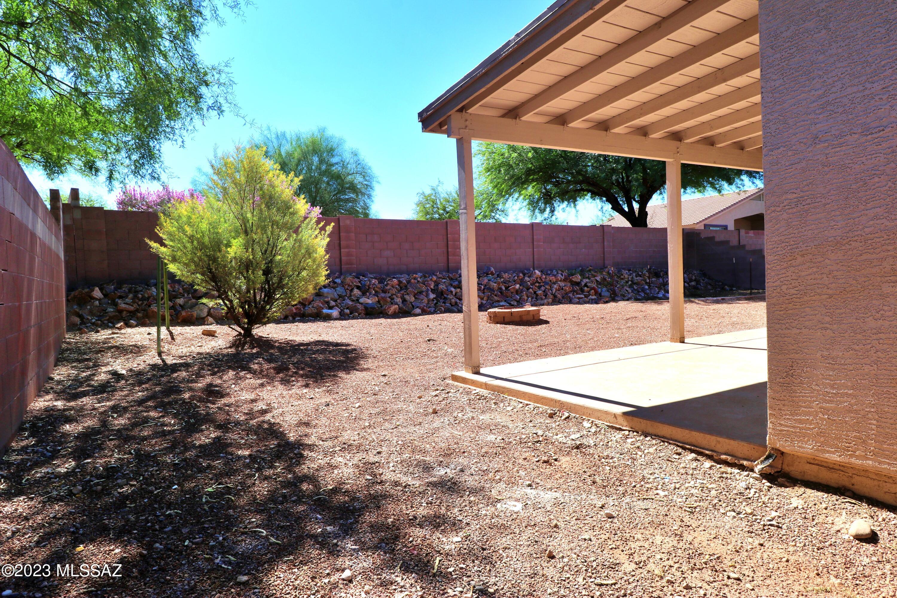 Rancho Del Lago (1-100) - Residential Lease