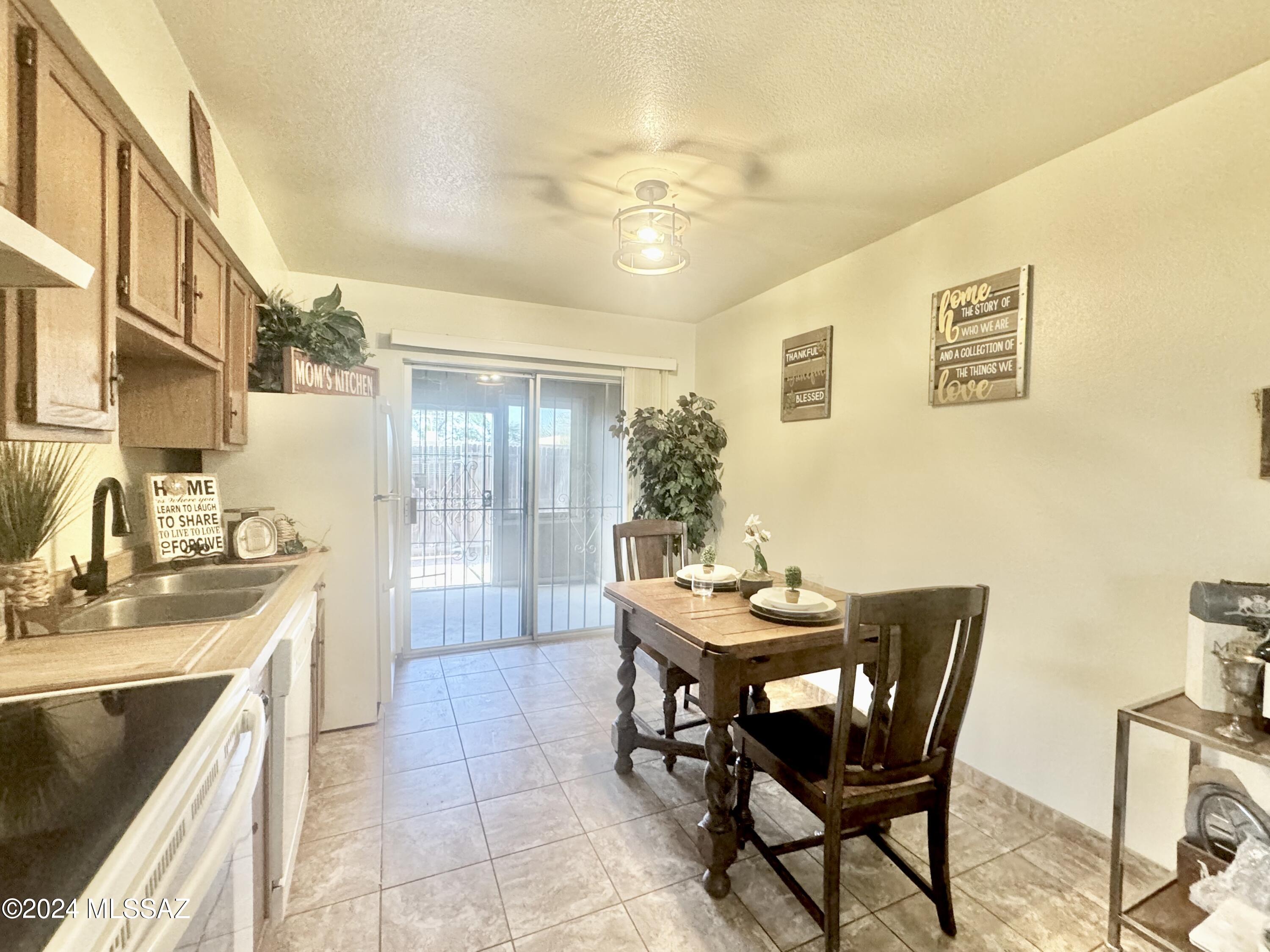 Casitas De Coronado (1-25) - Residential