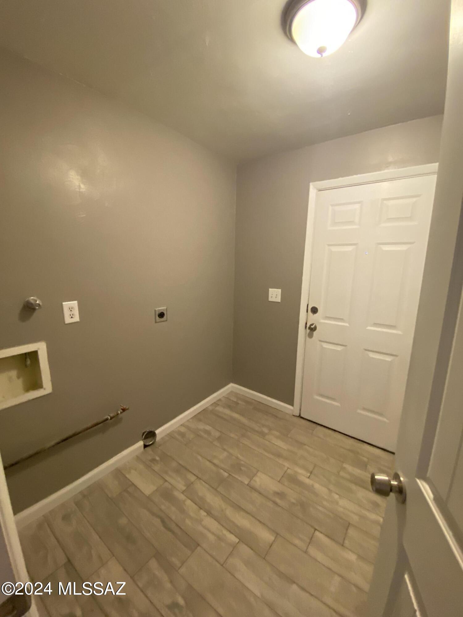Broadway East (1-112) - Residential Lease