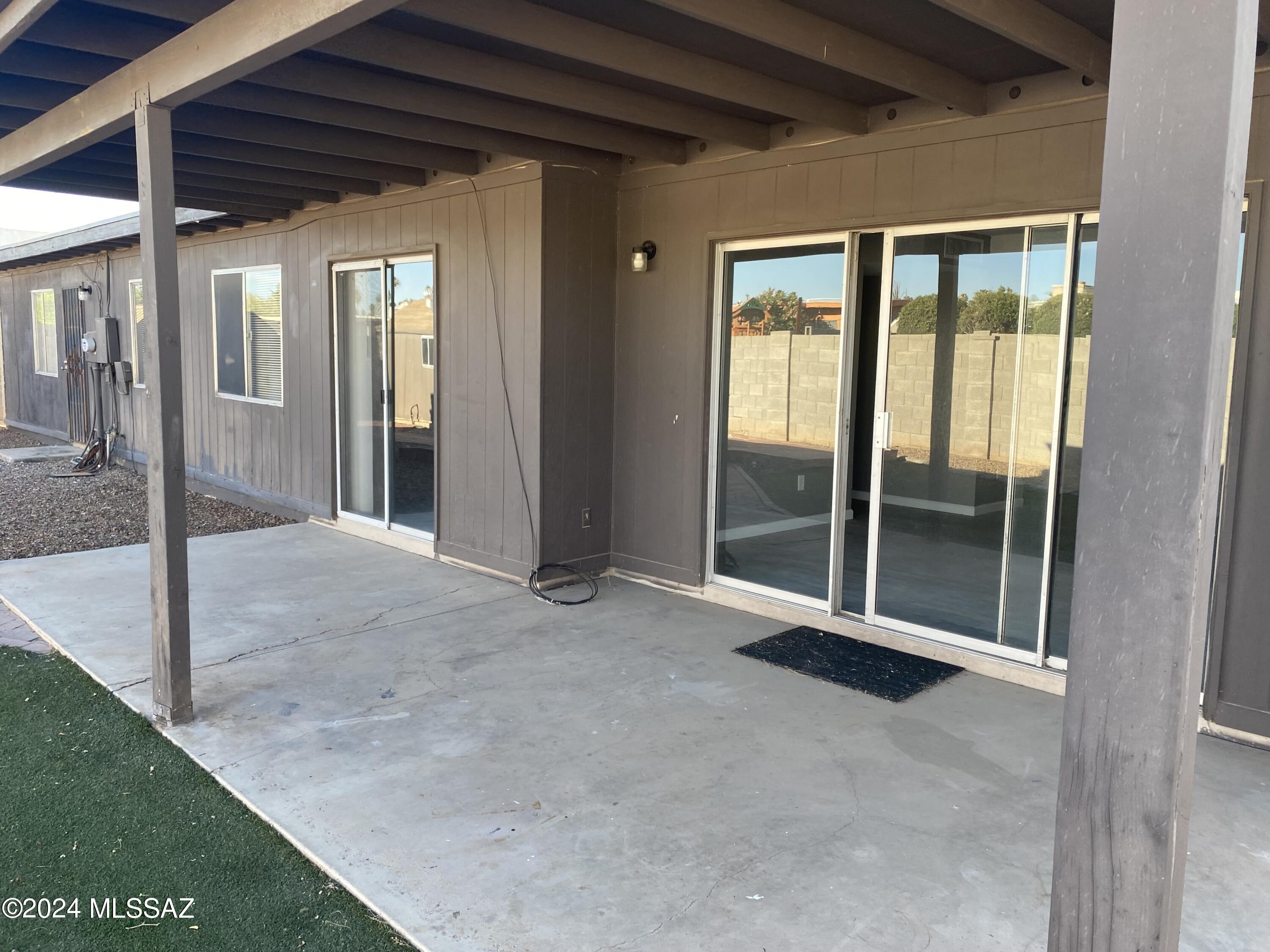 Broadway East (1-112) - Residential Lease