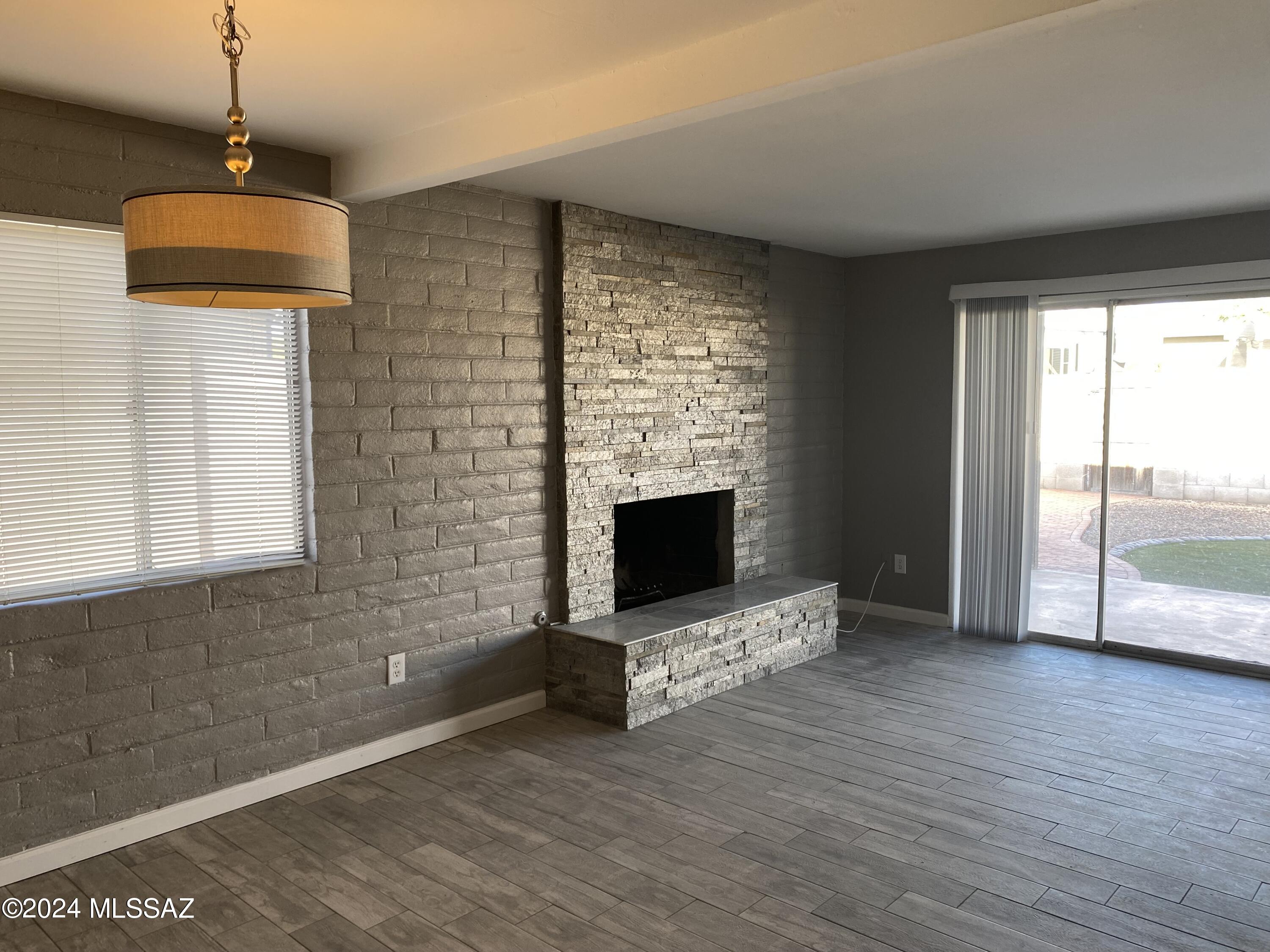 Broadway East (1-112) - Residential Lease