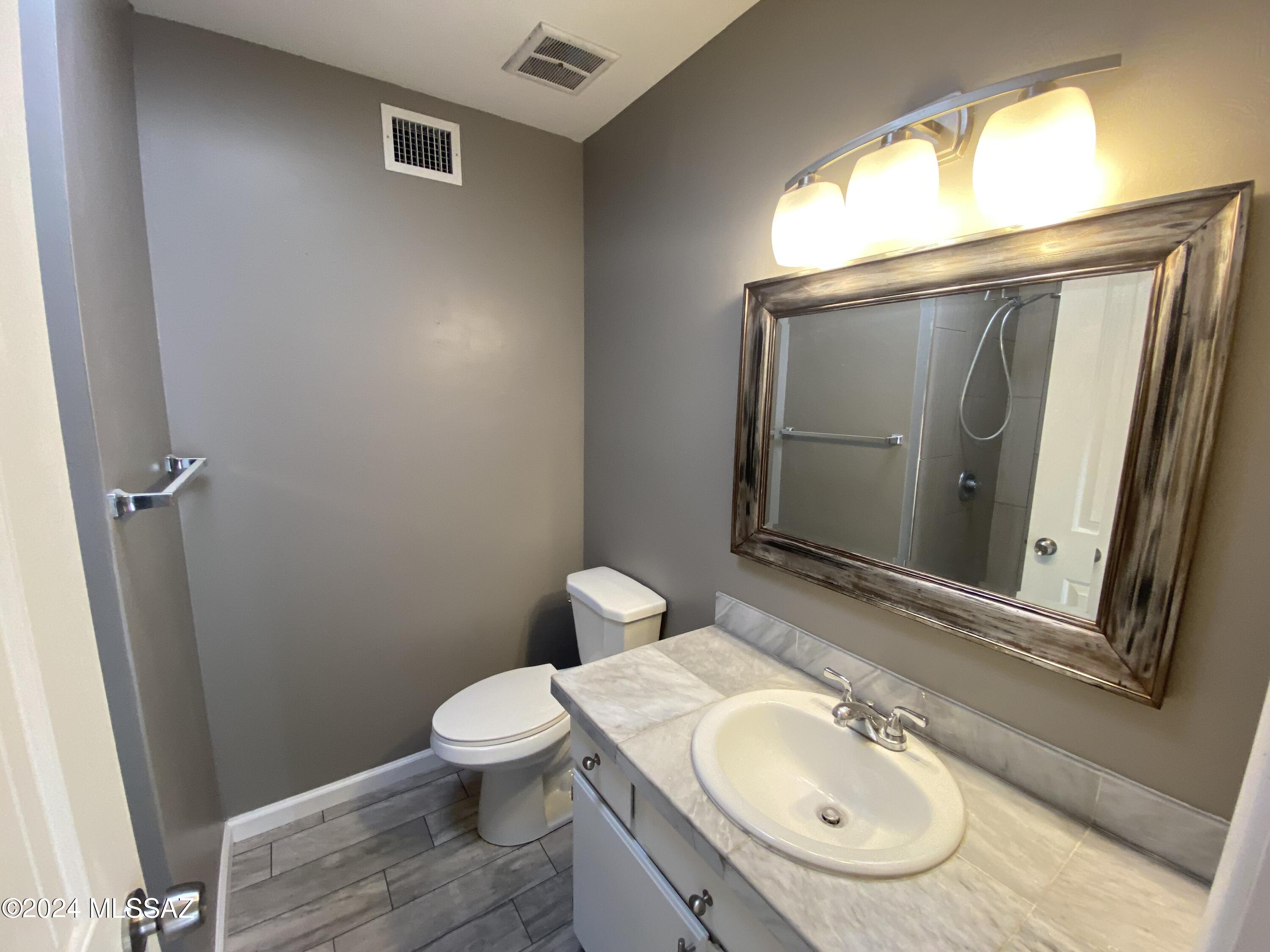 Broadway East (1-112) - Residential Lease