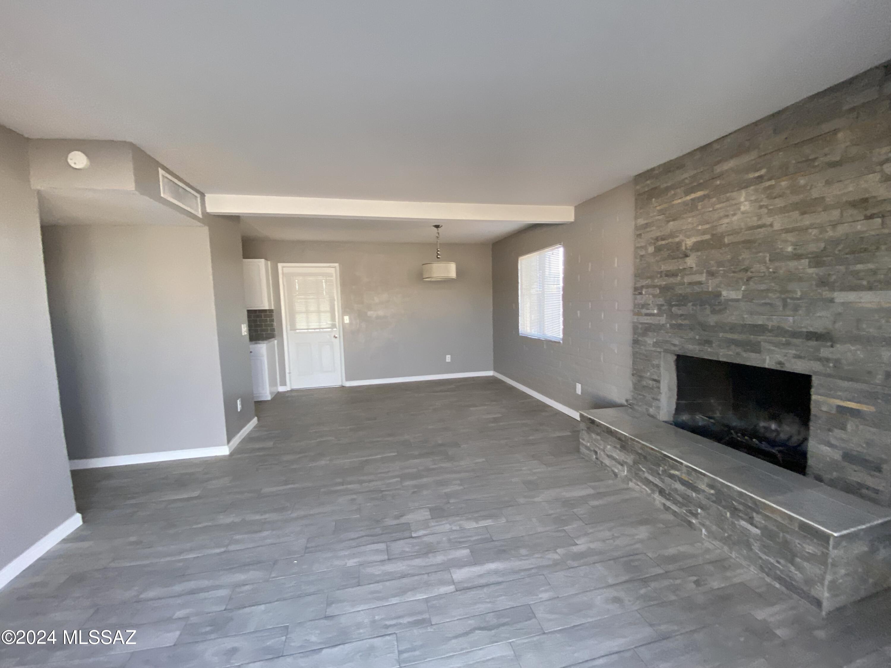 Broadway East (1-112) - Residential Lease