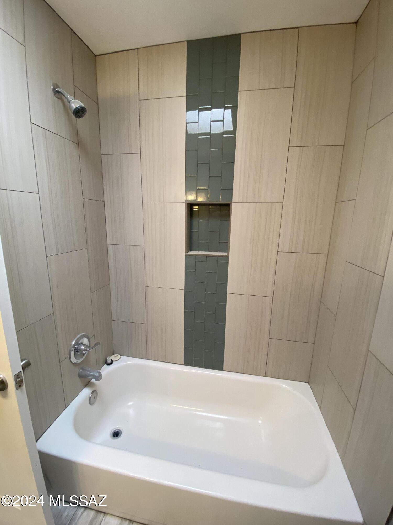 Broadway East (1-112) - Residential Lease