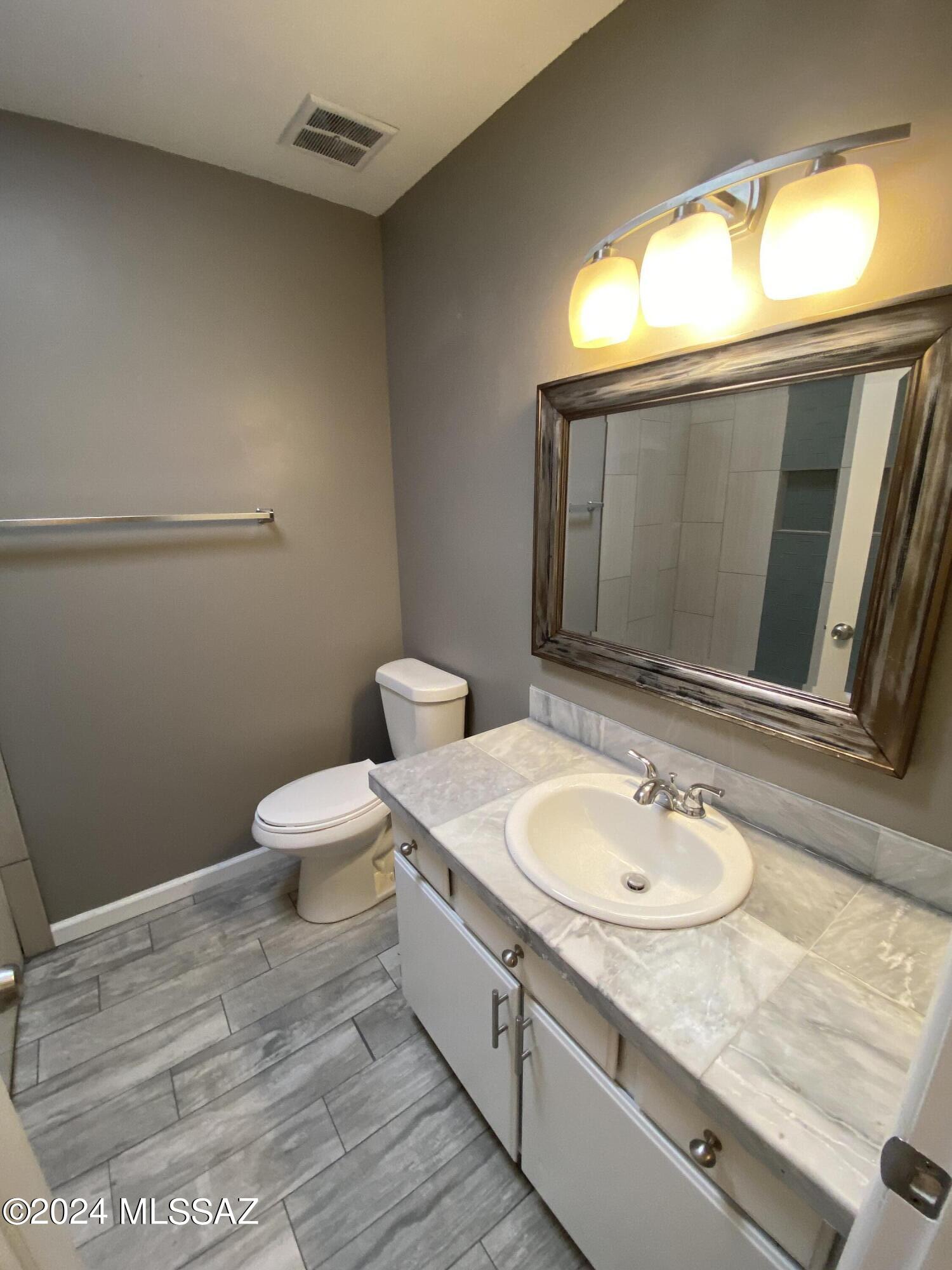 Broadway East (1-112) - Residential Lease